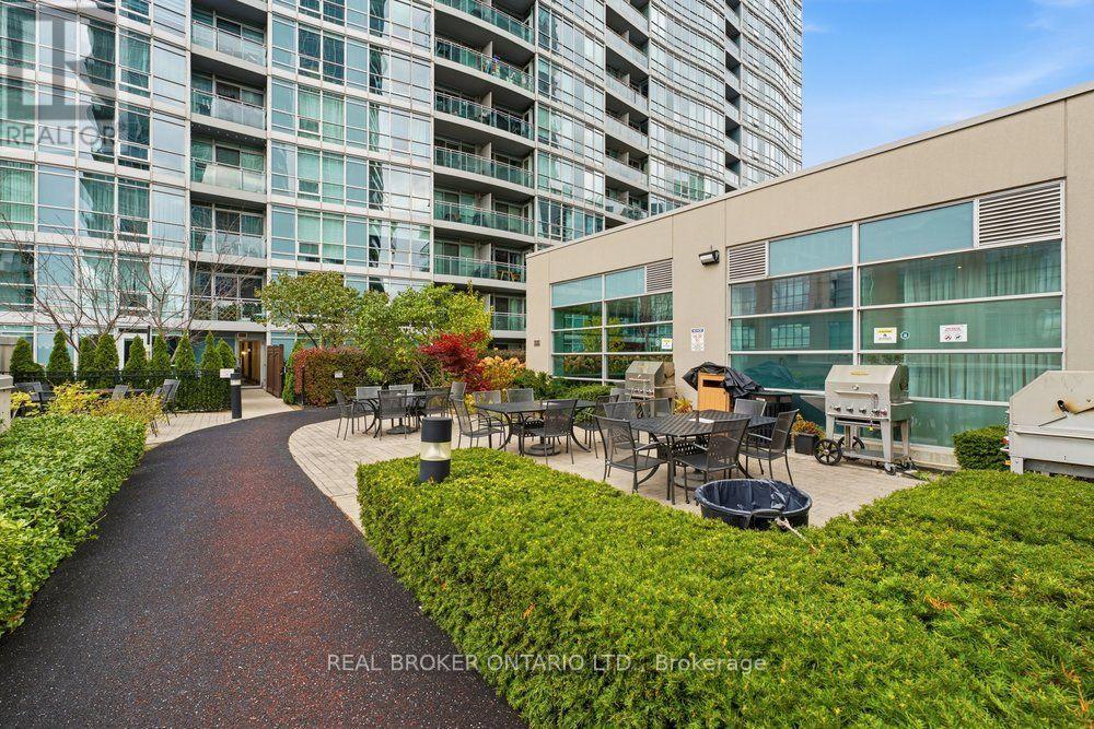 825 - 165 Legion Road N, Toronto, Ontario  M8Y 0B3 - Photo 24 - W13700160