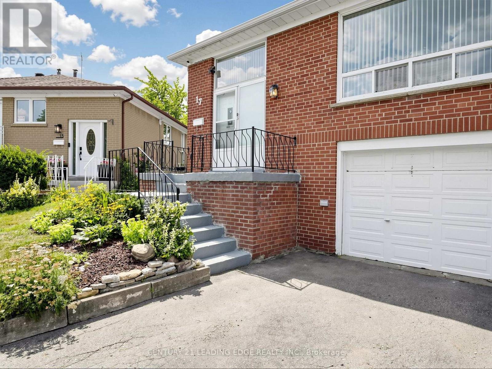 17 TINTON CRESCENT, Toronto, Ontario