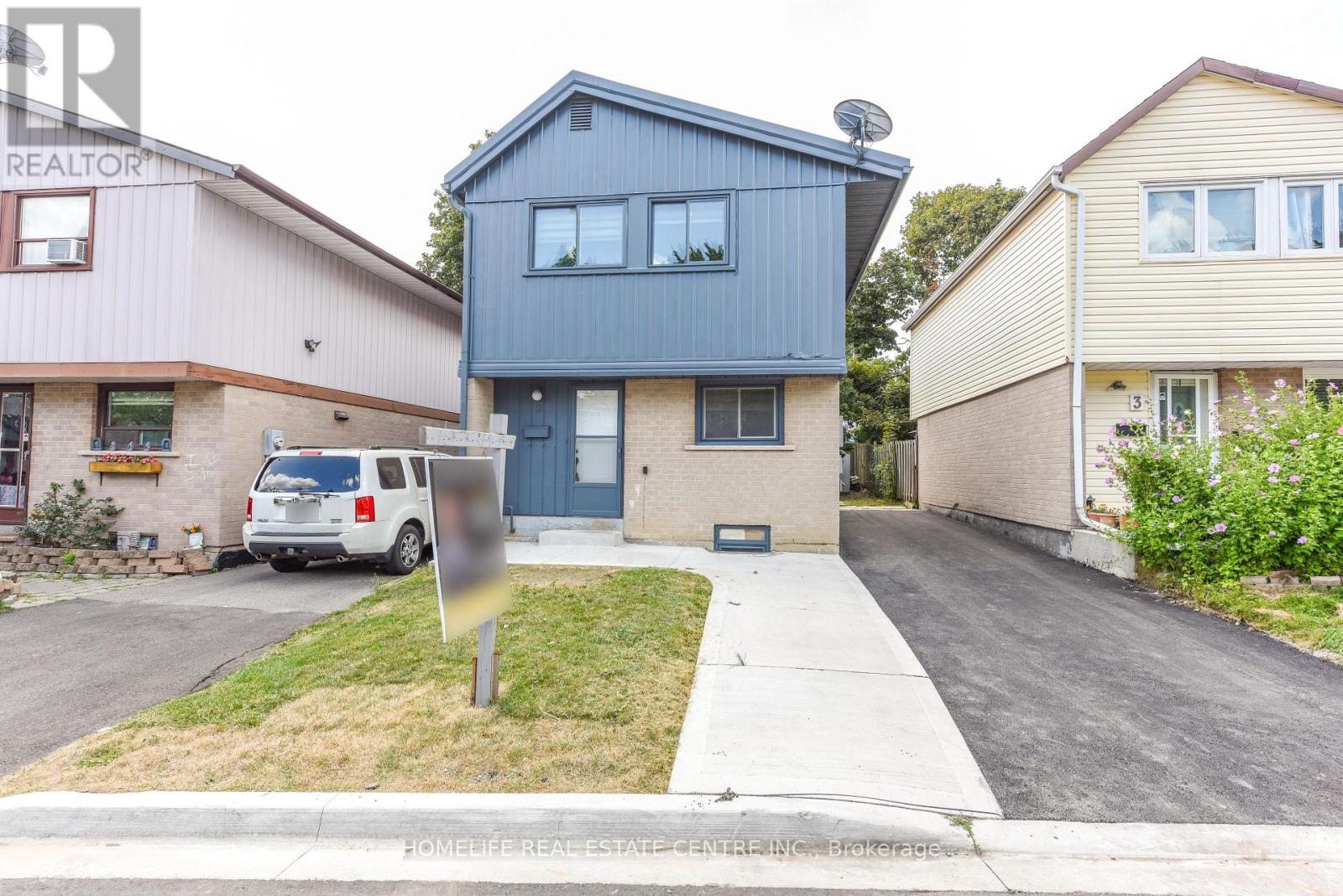 2 HILDA COURT, Brampton, Ontario