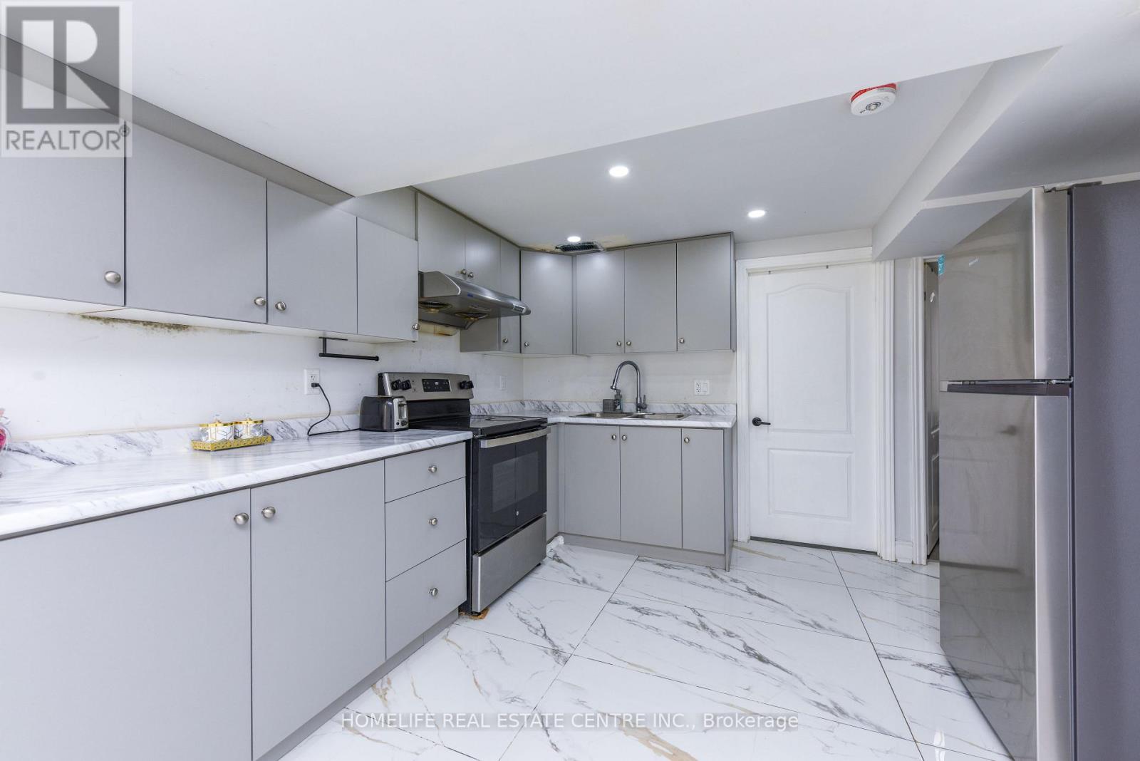 2 Hilda Court, Brampton, Ontario  L6S 2C1 - Photo 42 - W13700192