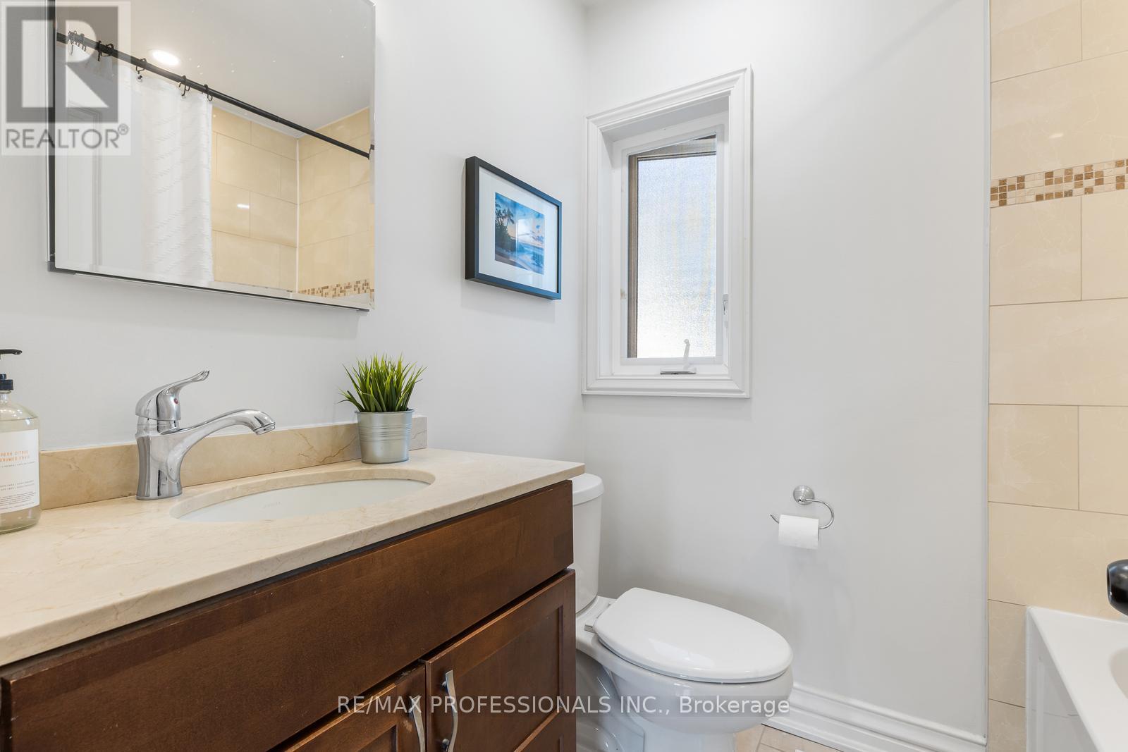 869 First Street, Mississauga, Ontario  L5E 1A6 - Photo 16 - W13700202