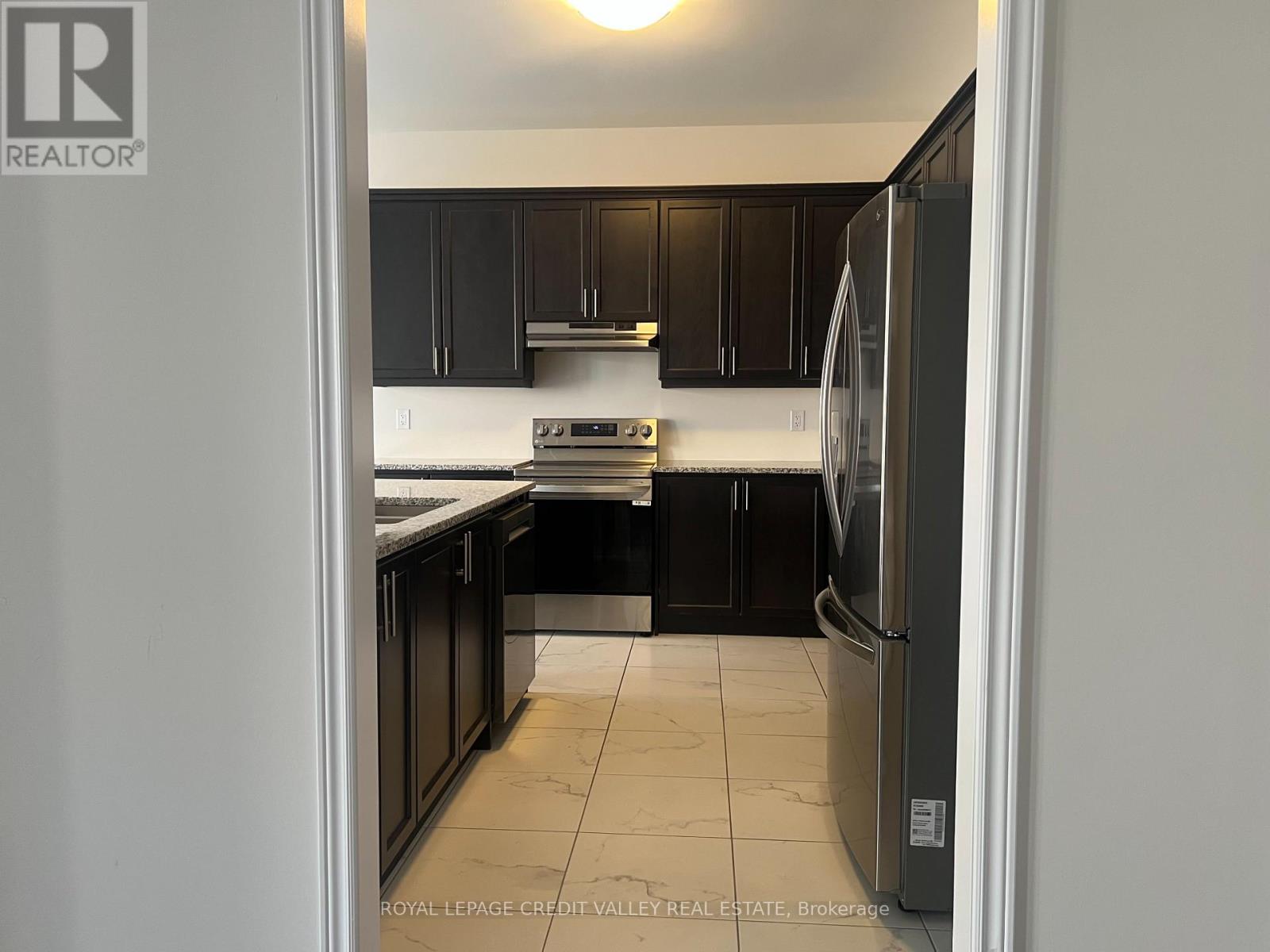 45 Kessler Drive, Brampton, Ontario L6R 4E7 - Photo 11 - W13700210
