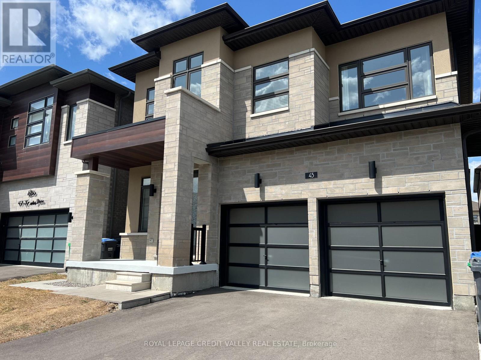 45 Kessler Drive, Brampton, Ontario L6R 4E7 - Photo 2 - W13700210