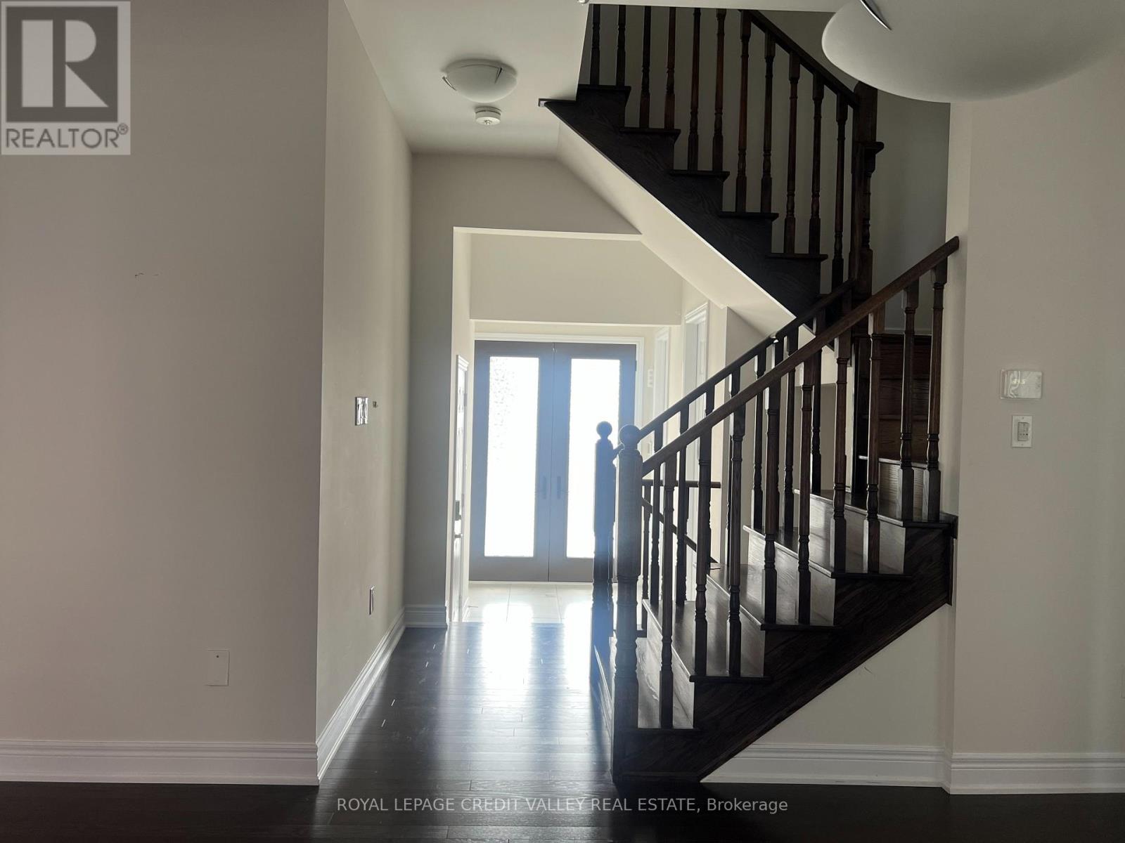 45 Kessler Drive, Brampton, Ontario L6R 4E7 - Photo 5 - W13700210