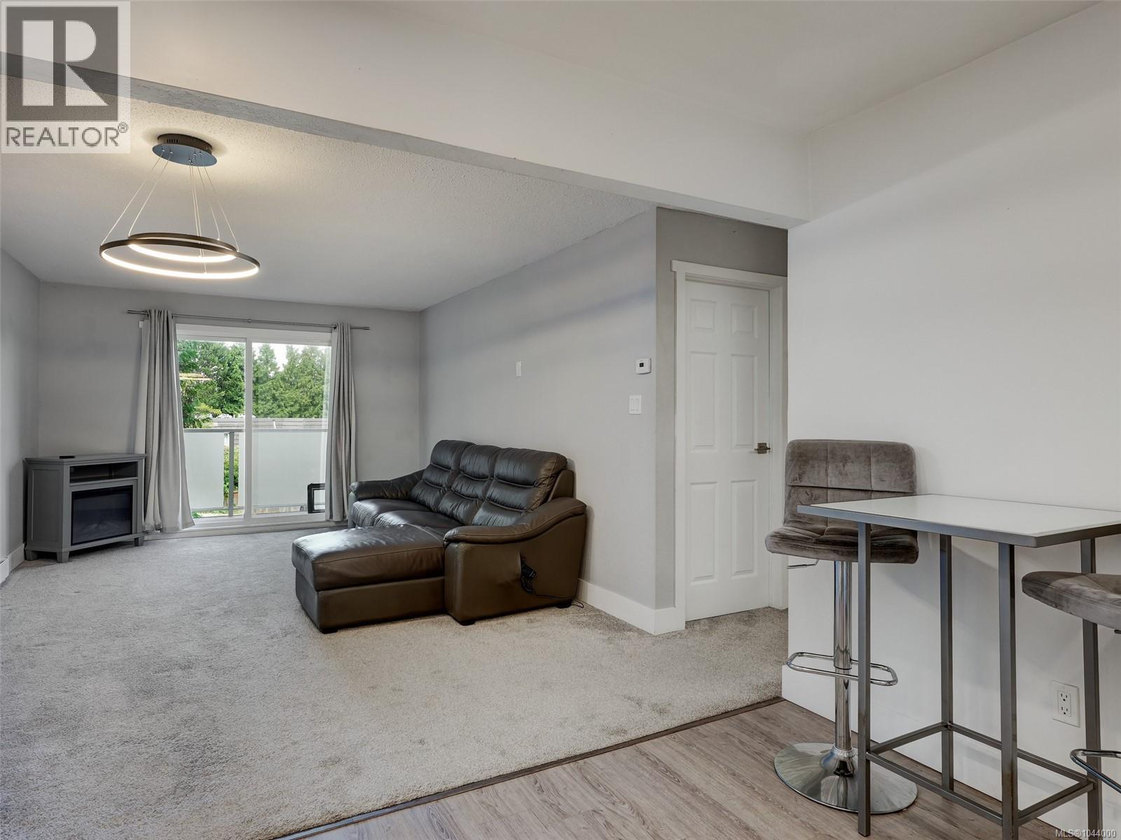 301 3252 Glasgow Ave, Saanich, British Columbia  V8X 1M2 - Photo 9 - 1044000