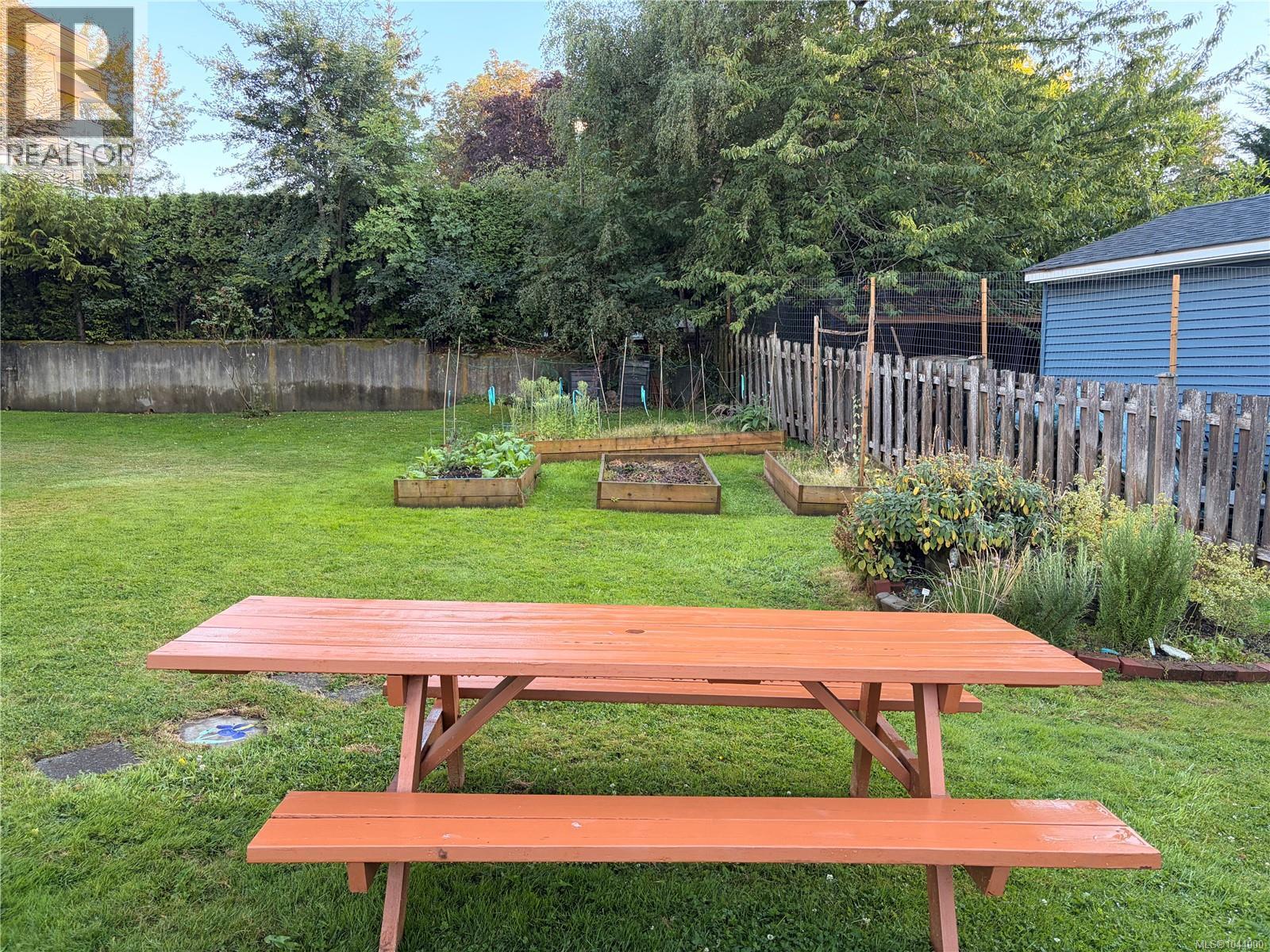 301 3252 Glasgow Ave, Saanich, British Columbia  V8X 1M2 - Photo 24 - 1044000