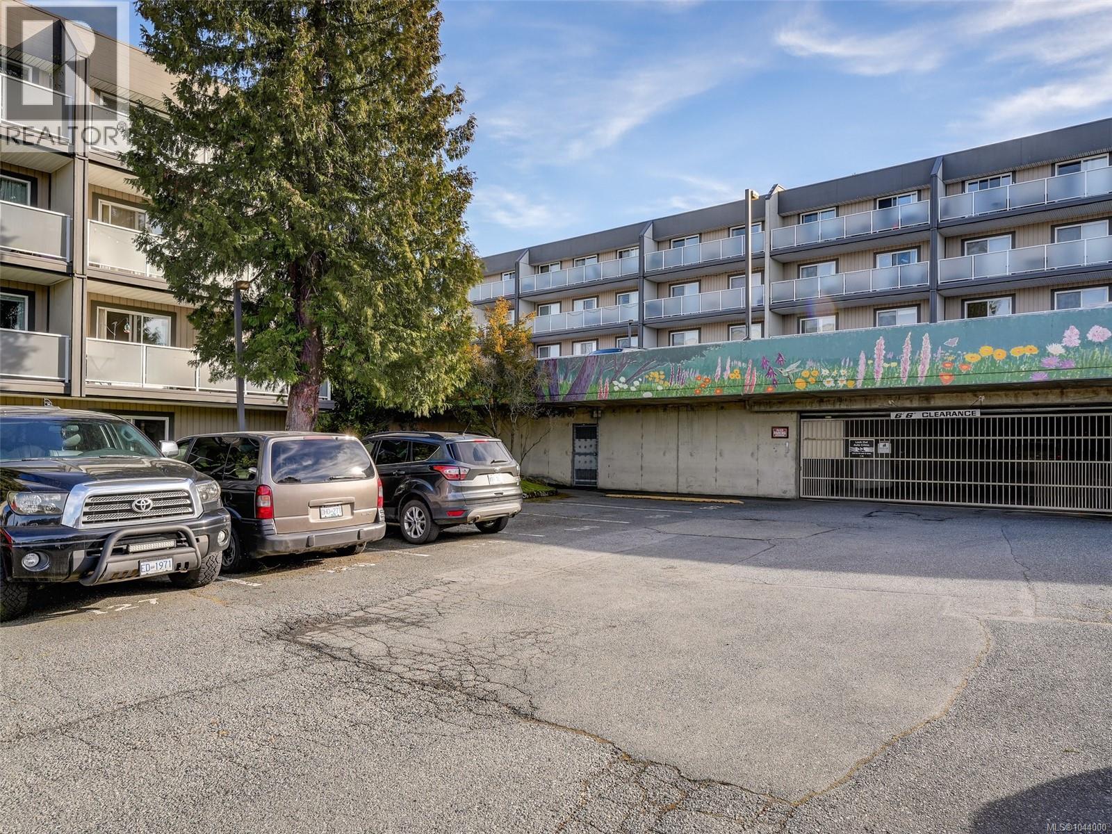 301 3252 Glasgow Ave, Saanich, British Columbia  V8X 1M2 - Photo 28 - 1044000