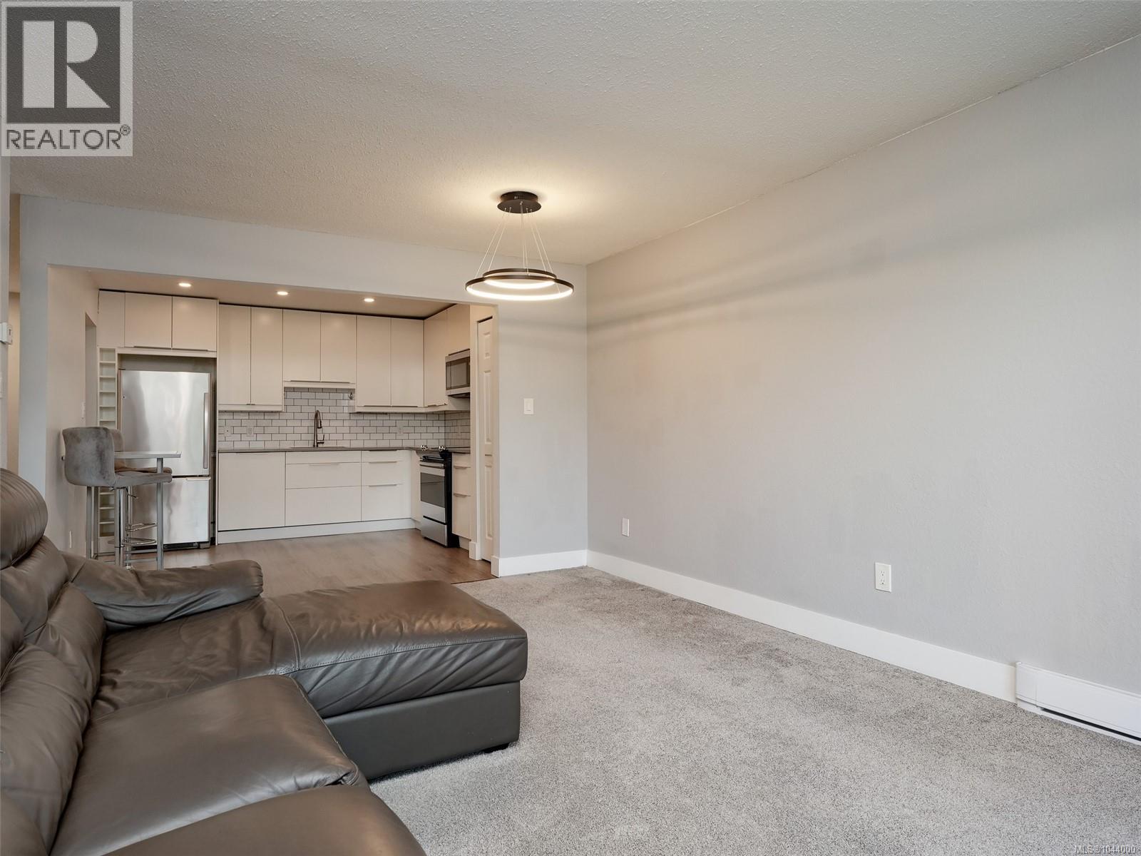 301 3252 Glasgow Ave, Saanich, British Columbia  V8X 1M2 - Photo 7 - 1044000