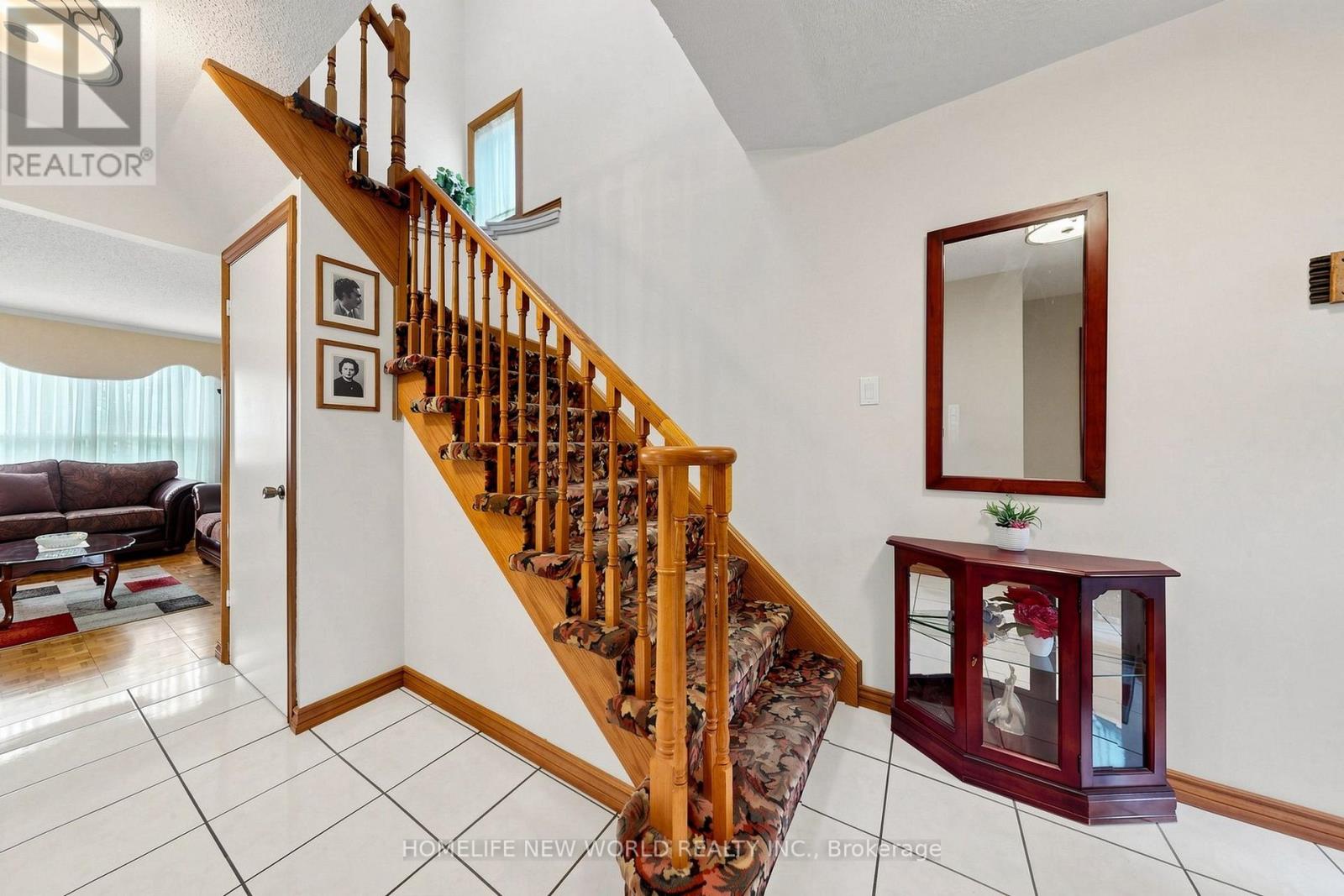 134 Crosby Avenue, Richmond Hill, Ontario  L4C 9N5 - Photo 6 - N13698694