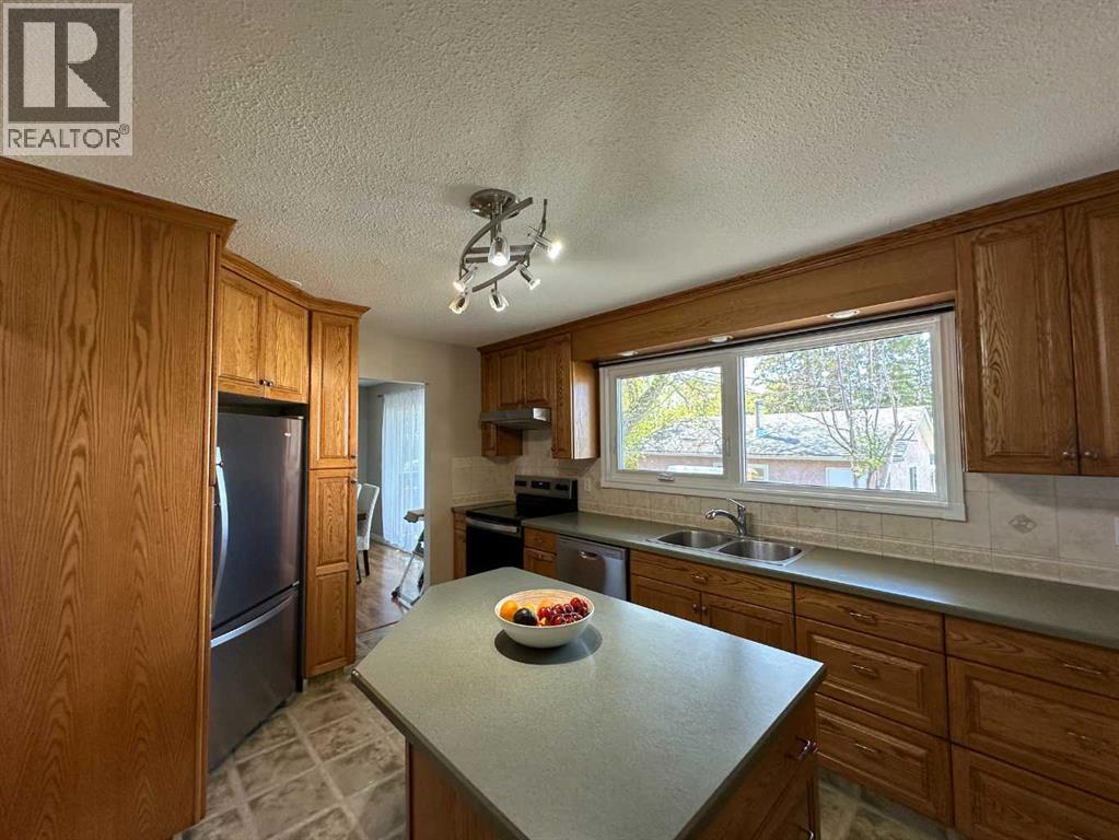 5115 61 Avenue, Ponoka, Alberta  T4J 1E8 - Photo 8 - A2314406