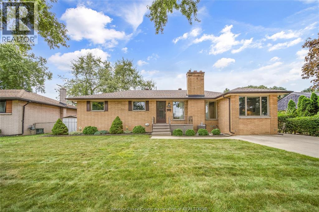 MLS# 26020314: 2675 MARK AVENUE, Windsor, Canada