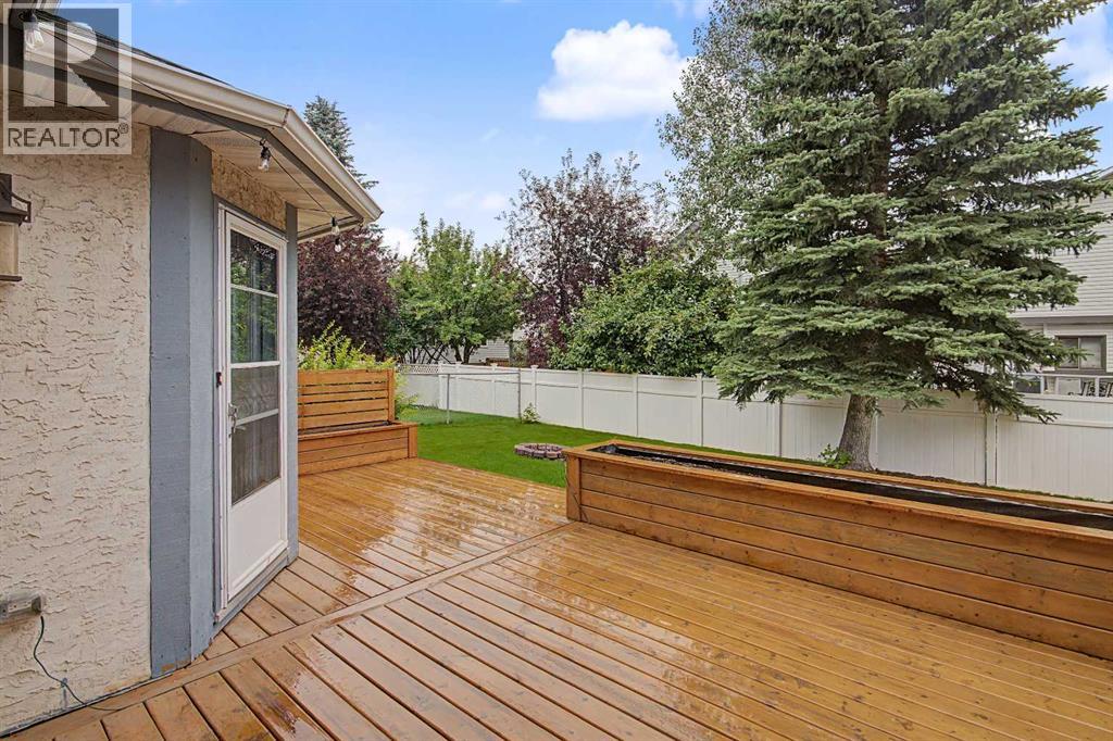 61 Wood Valley Road SW, Calgary, Alberta  T2W 5Y6 - Photo 36 - A2336262