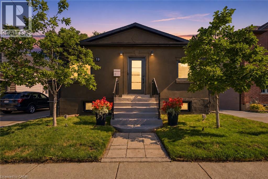 19 GROVE Street, Hamilton, Ontario