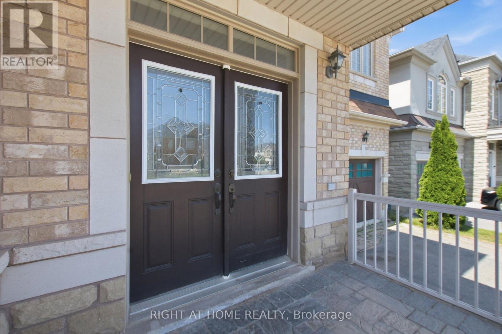 4713 Thomas Alton Boulevard, Burlington, Ontario  L7M 0K5 - Photo 3 - W13699974