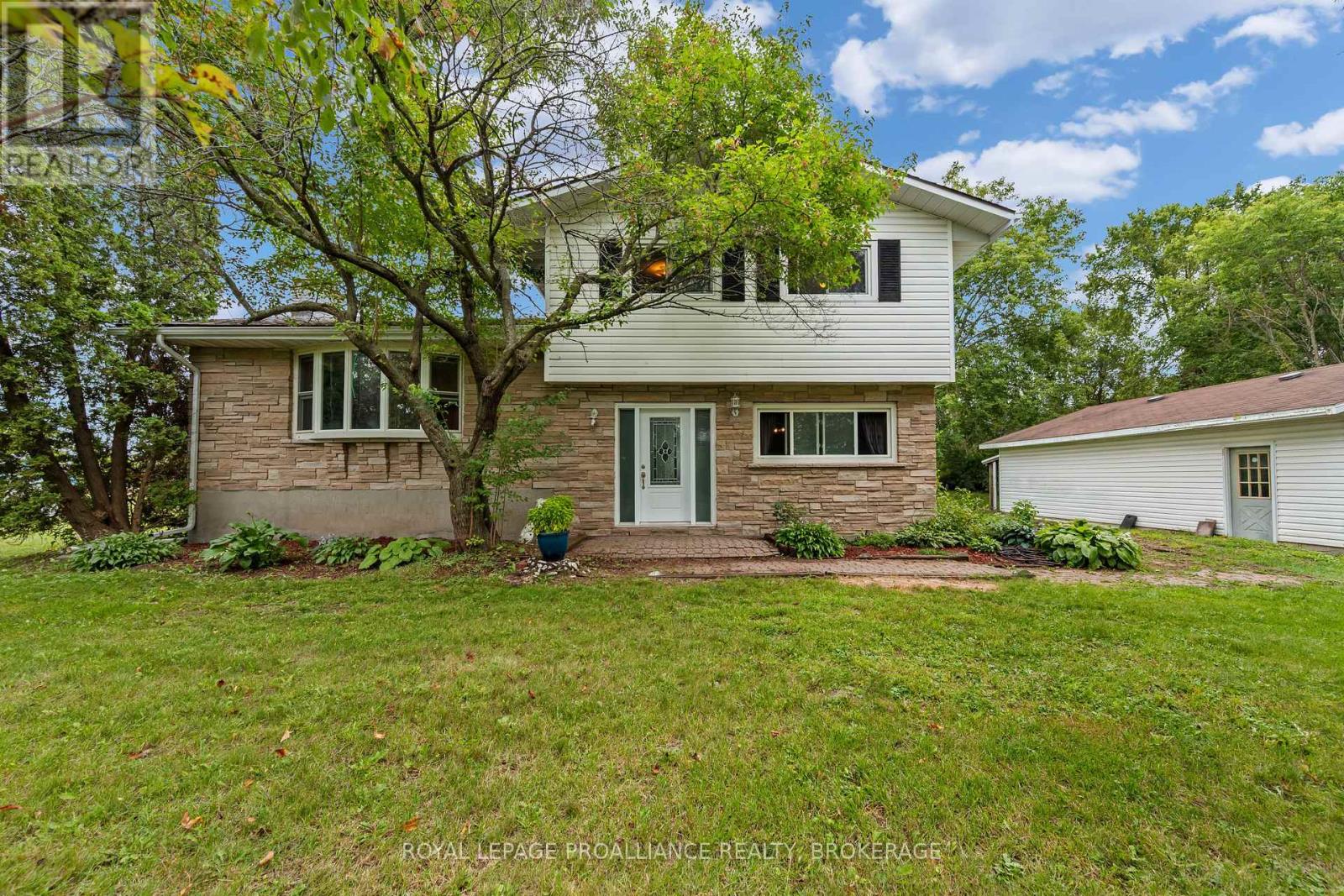 3298 Perth Road, South Frontenac, Ontario  K0H 1X0 - Photo 2 - X13700564