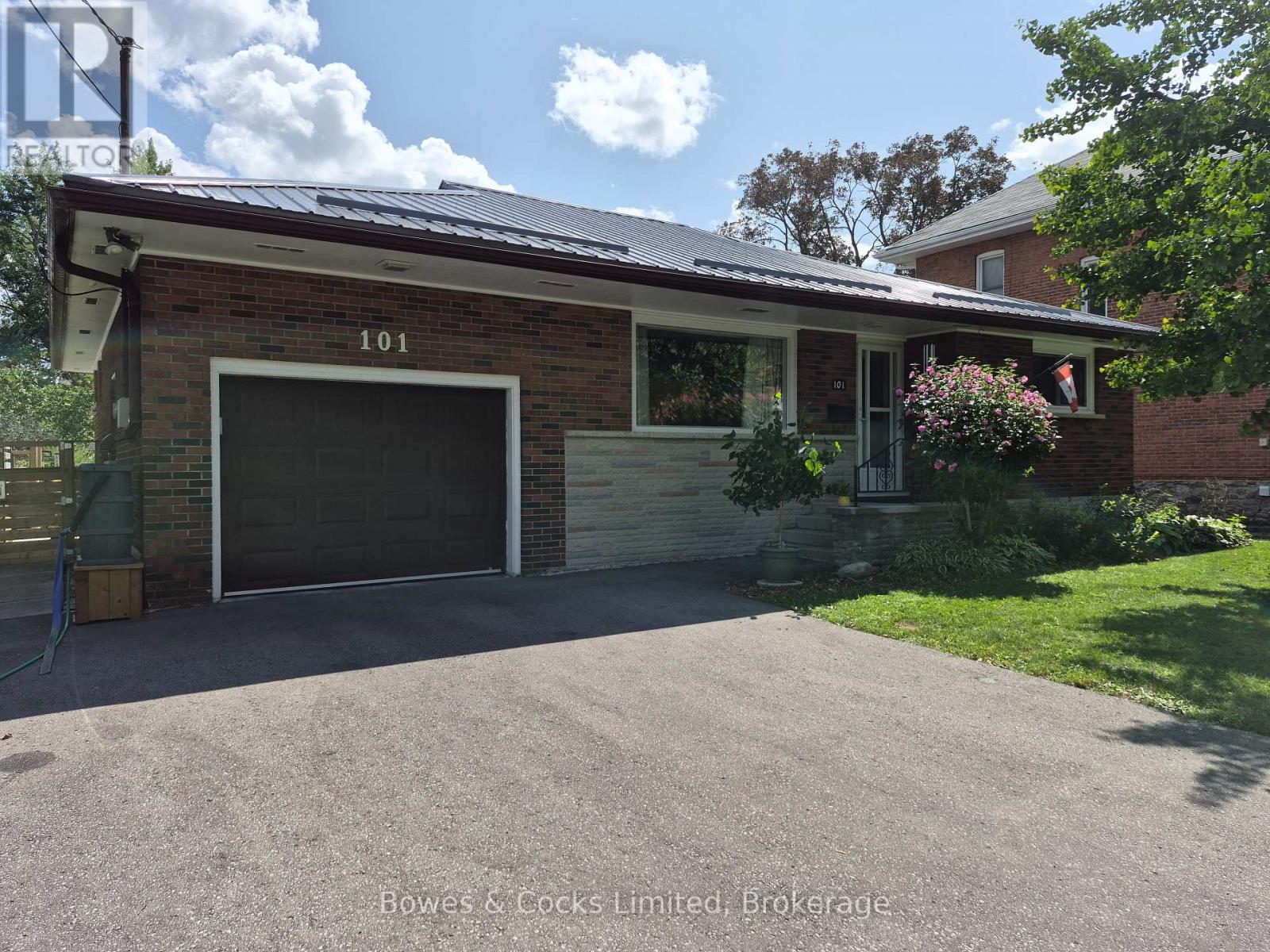 101 Russell Street, Kawartha Lakes, Ontario  K9V 2X5 - Photo 1 - X13700356