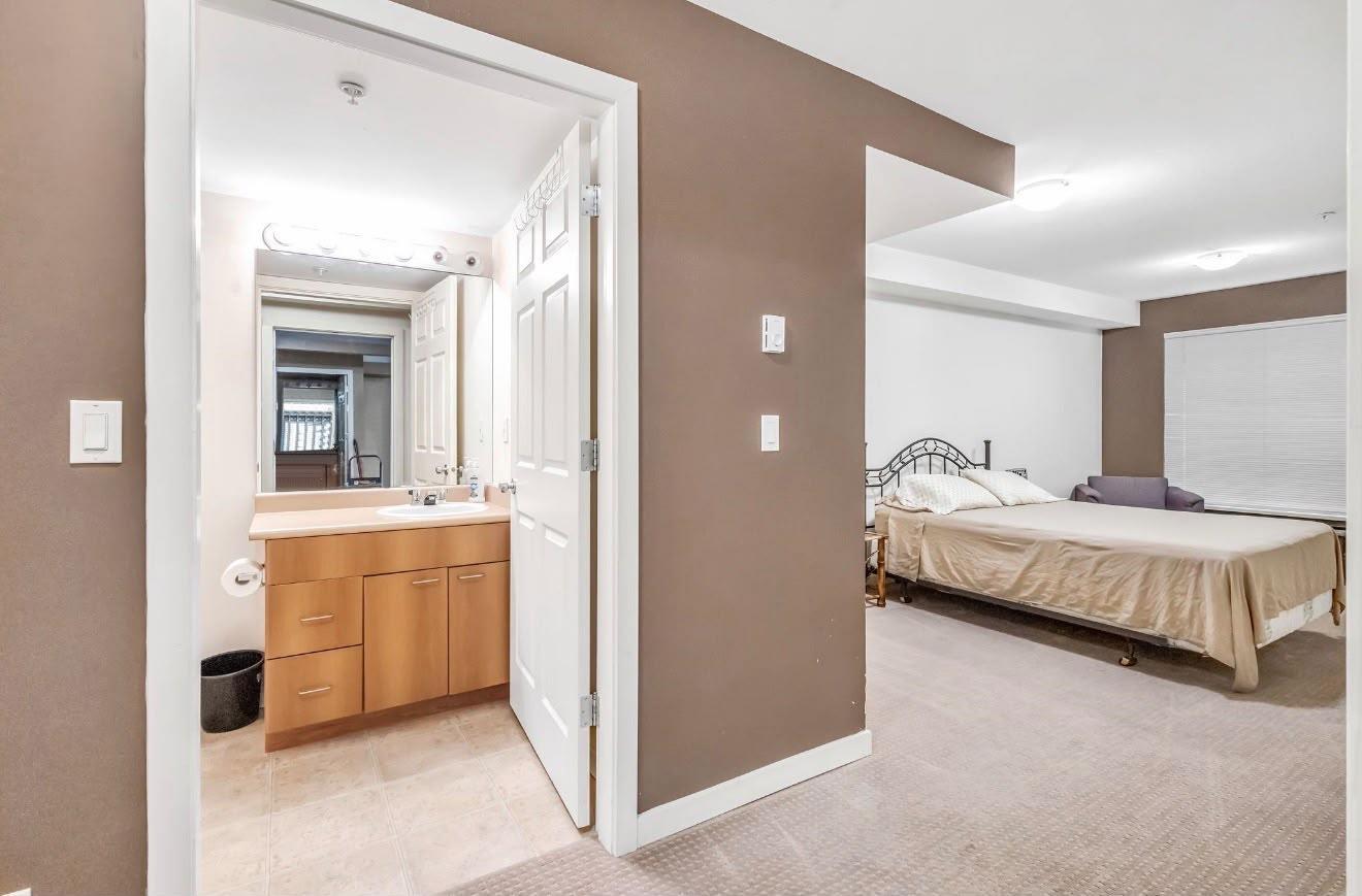 207 12083 92a Avenue, Surrey, British Columbia  V3V 8C8 - Photo 31 - R3156477
