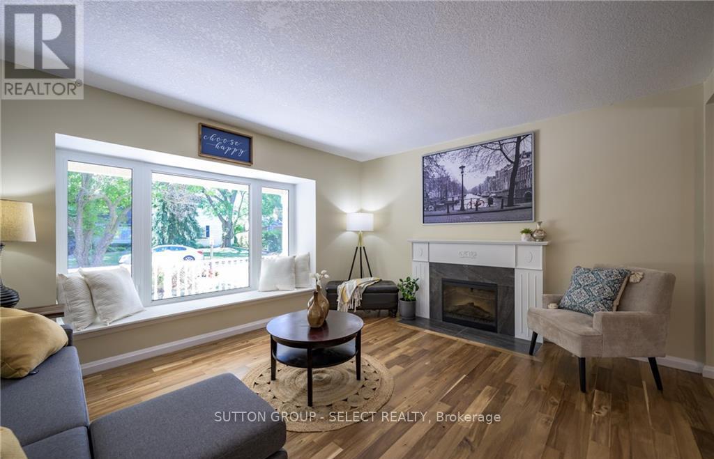 Upper - 6 Kirkton Court, London North, Ontario N5X 1T2 - Photo 3 - X13700412