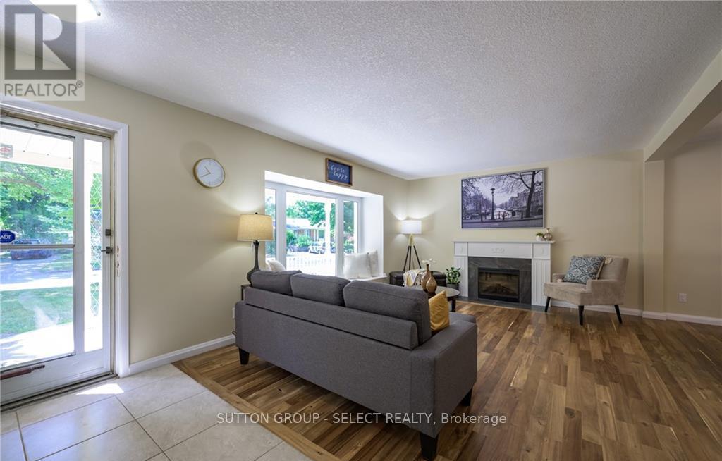 Upper - 6 Kirkton Court, London North, Ontario N5X 1T2 - Photo 4 - X13700412