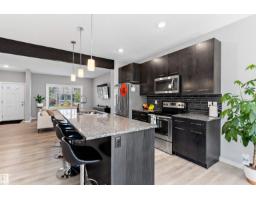 15927 13 Av SW, Edmonton, Alberta T6W 3N6 (30122763)