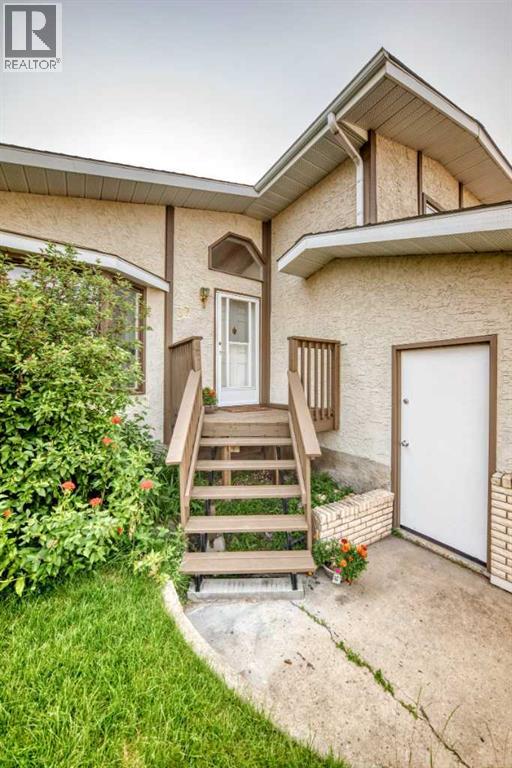 37 Kennings Crescent, Red Deer, Alberta  T4P 3M8 - Photo 2 - A2331895