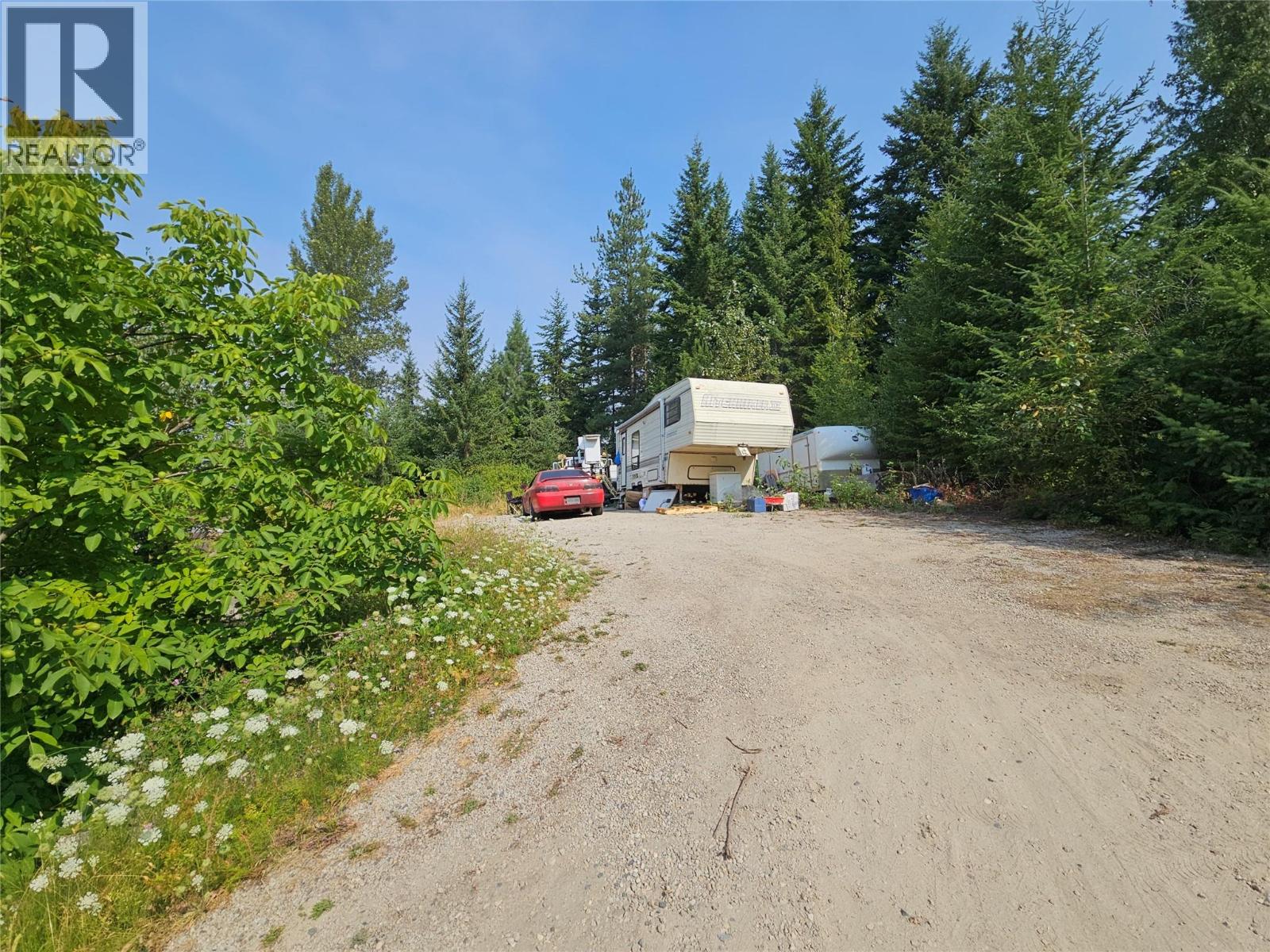 384 6 Highway S, Nakusp, British Columbia  V0G 1R1 - Photo 16 - 10398059