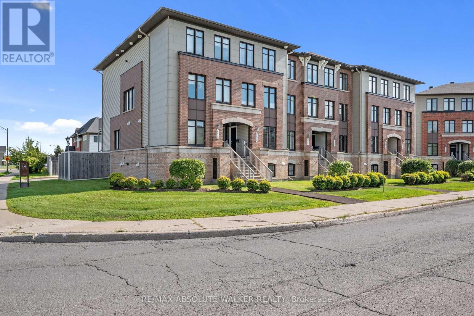 2414 Esprit Drive, Ottawa, Ontario  K4A 0R2 - Photo 2 - X13700344