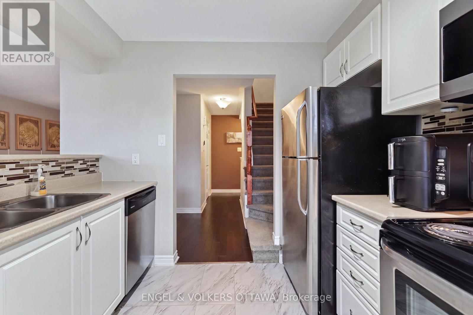 380 Sweet Grass Circle, Ottawa, Ontario  K2J 5W9 - Photo 7 - X13700492