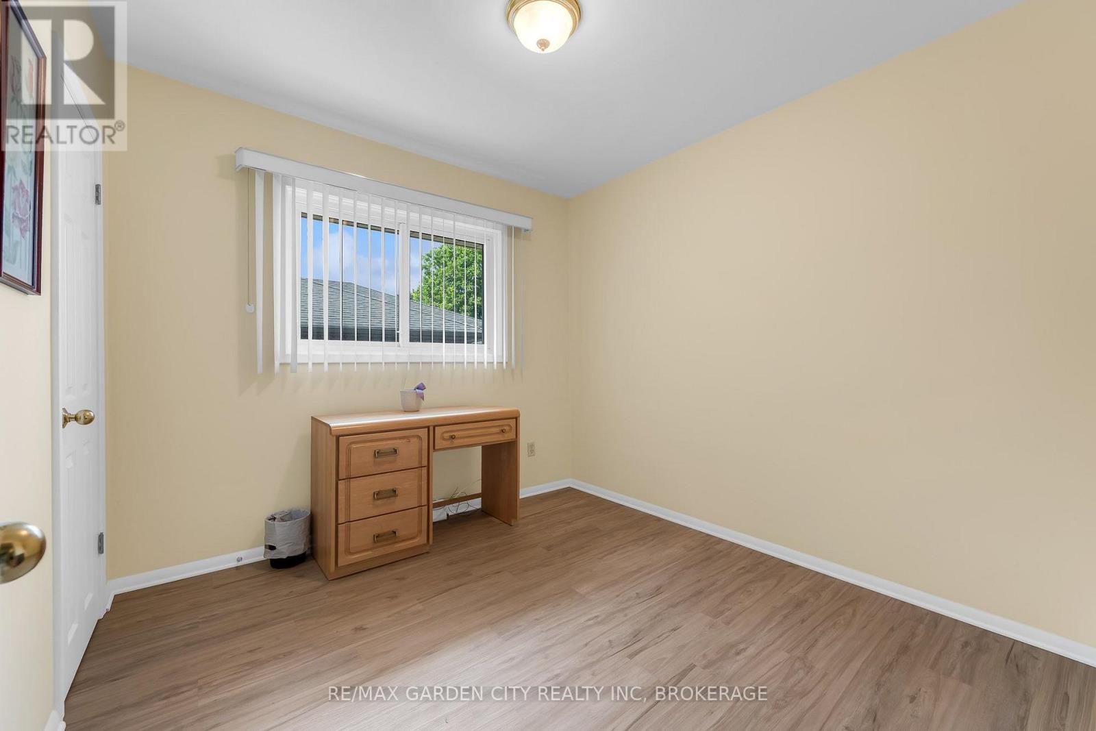 4 Regina Avenue, St. Catharines, Ontario  L2M 3G6 - Photo 10 - X13700352