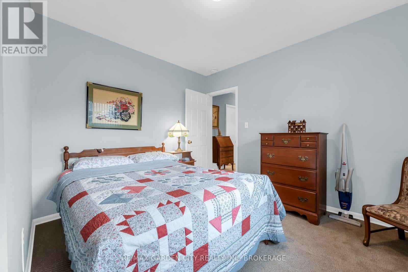 4 Regina Avenue, St. Catharines, Ontario  L2M 3G6 - Photo 13 - X13700352