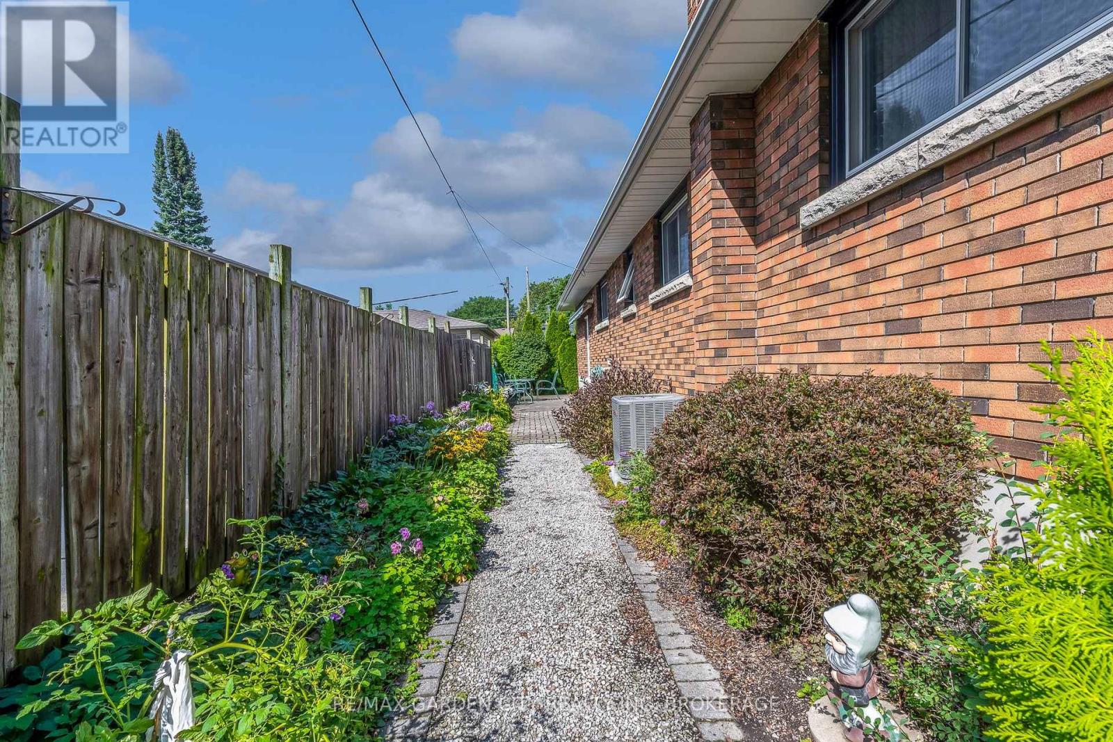 4 Regina Avenue, St. Catharines, Ontario  L2M 3G6 - Photo 15 - X13700352