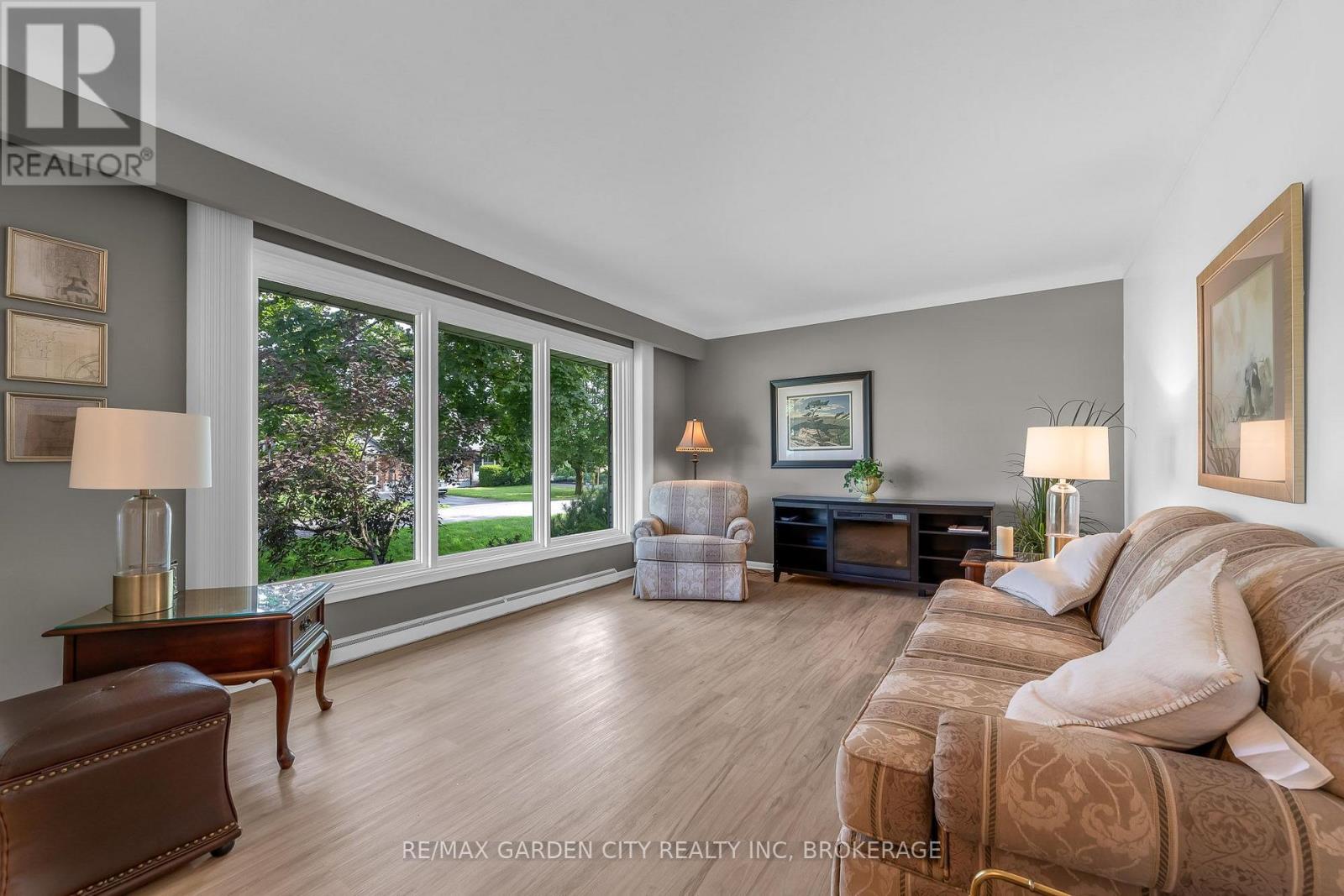 4 Regina Avenue, St. Catharines, Ontario  L2M 3G6 - Photo 2 - X13700352