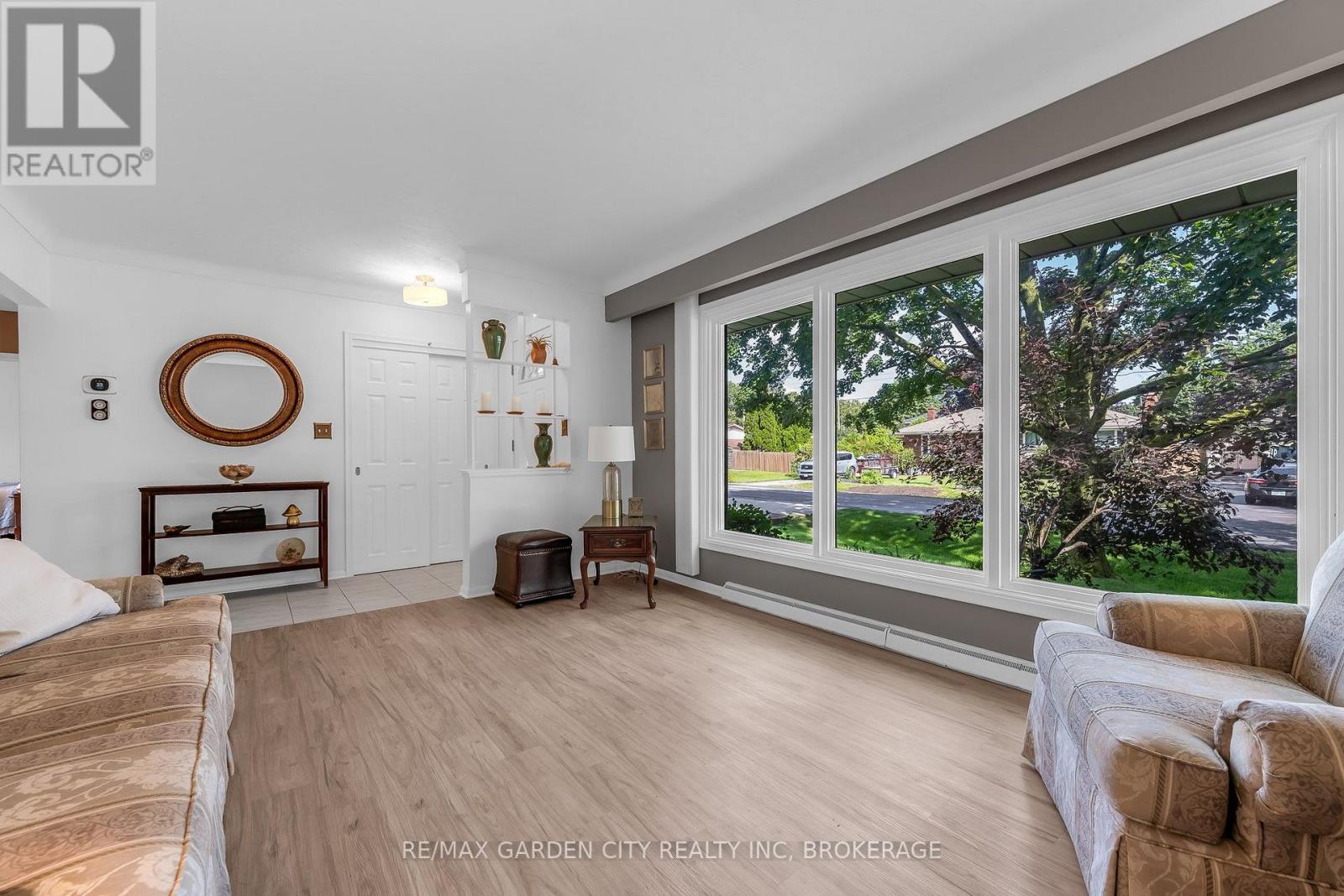 4 Regina Avenue, St. Catharines, Ontario  L2M 3G6 - Photo 3 - X13700352