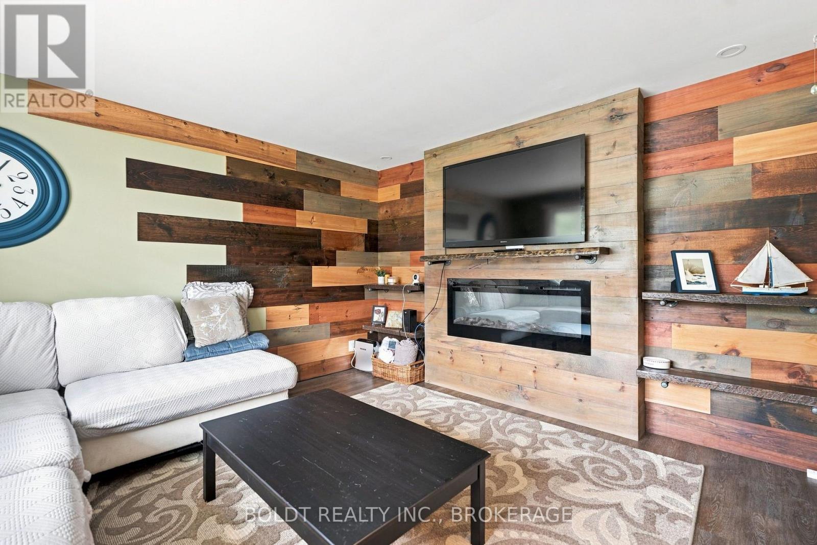 8166 Thorold Stone (Main) Road, Niagara Falls, Ontario  L2H 1A6 - Photo 4 - X13700452