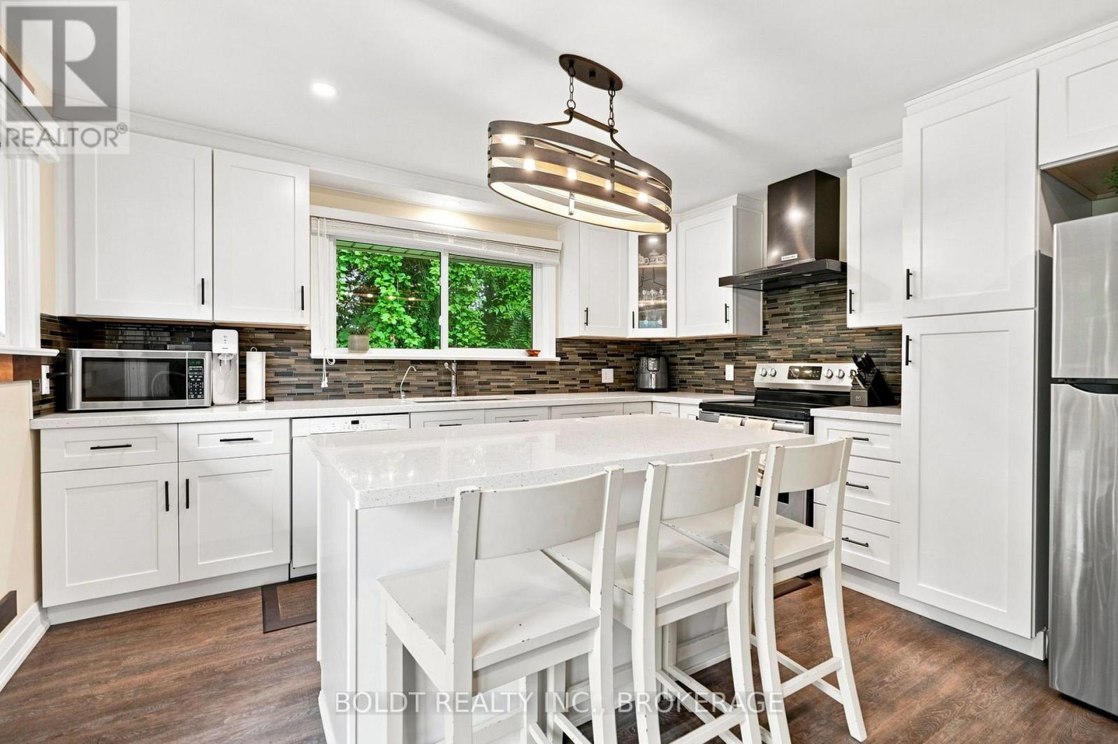 8166 Thorold Stone (Main) Road, Niagara Falls, Ontario  L2H 1A6 - Photo 7 - X13700452