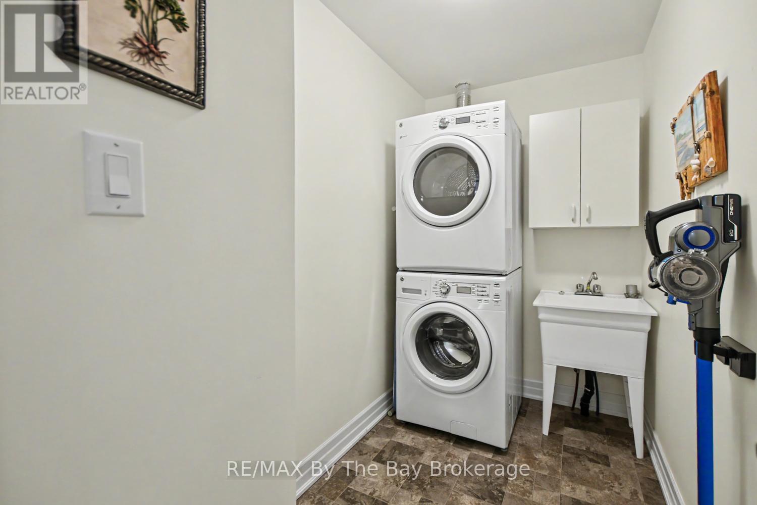 148 New York Avenue, Wasaga Beach, Ontario  L9Z 3A8 - Photo 12 - S13698982
