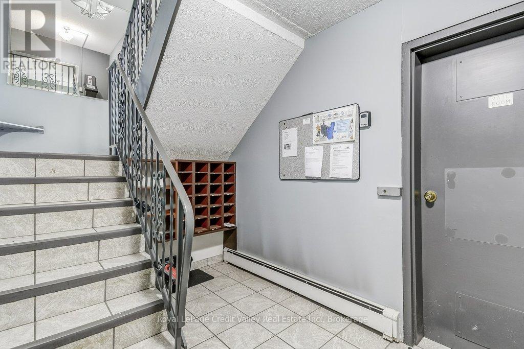302 - 6 Shettleston Drive, Cambridge, Ontario  N3H 5E7 - Photo 4 - X13700334