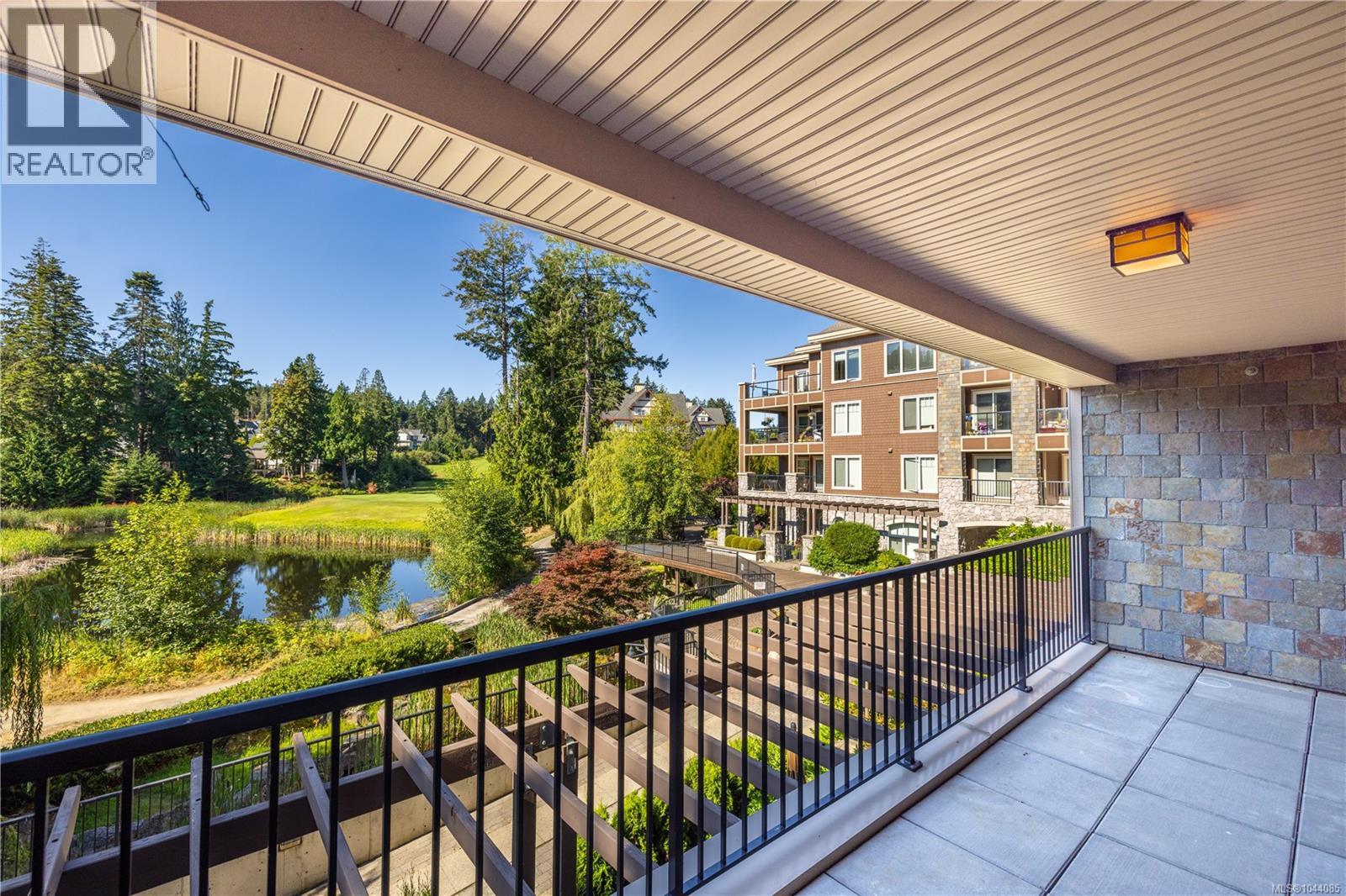 204 1325 Bear Mountain Pkwy S, Langford, British Columbia V9B 6T8 - Photo 2 - 1044085