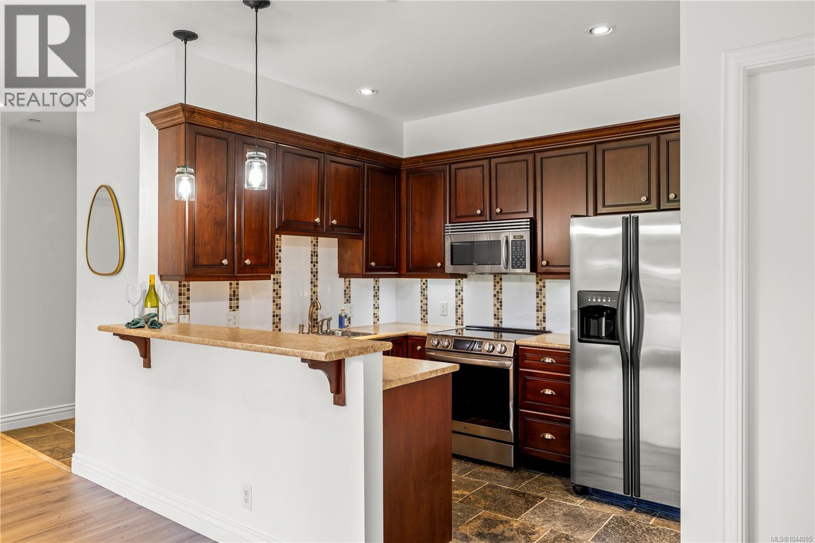 204 1325 Bear Mountain Pkwy S, Langford, British Columbia V9B 6T8 - Photo 6 - 1044085