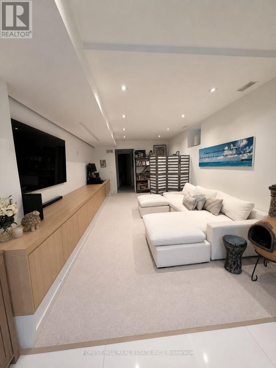 150 RUSHTON ROAD Toronto (Wychwood), ON M6G 3J1