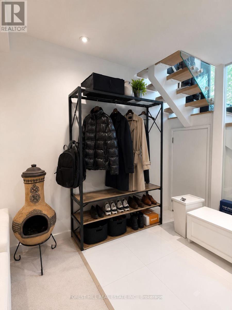 150 RUSHTON ROAD Toronto (Wychwood), ON M6G 3J1