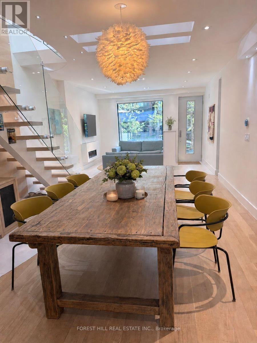 150 RUSHTON ROAD Toronto (Wychwood), ON M6G 3J1