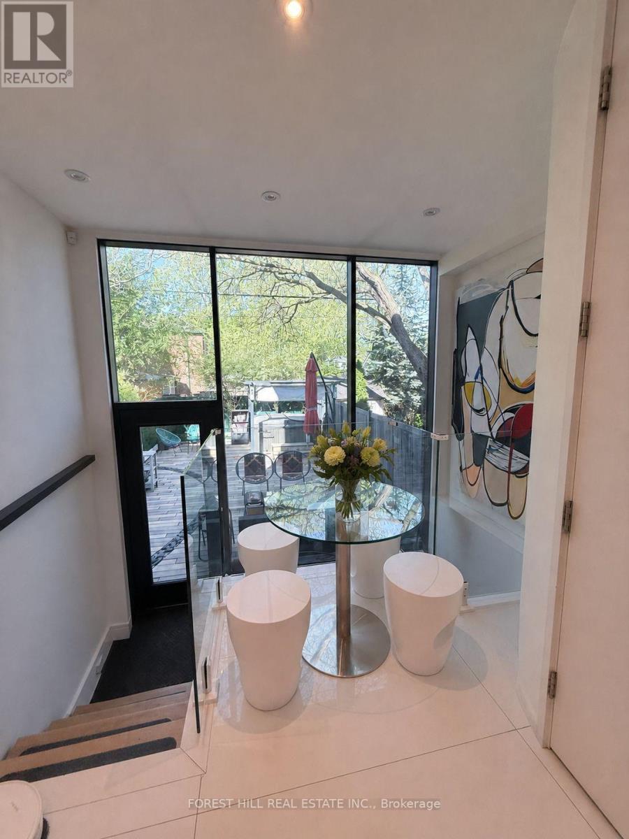 150 RUSHTON ROAD Toronto (Wychwood), ON M6G 3J1
