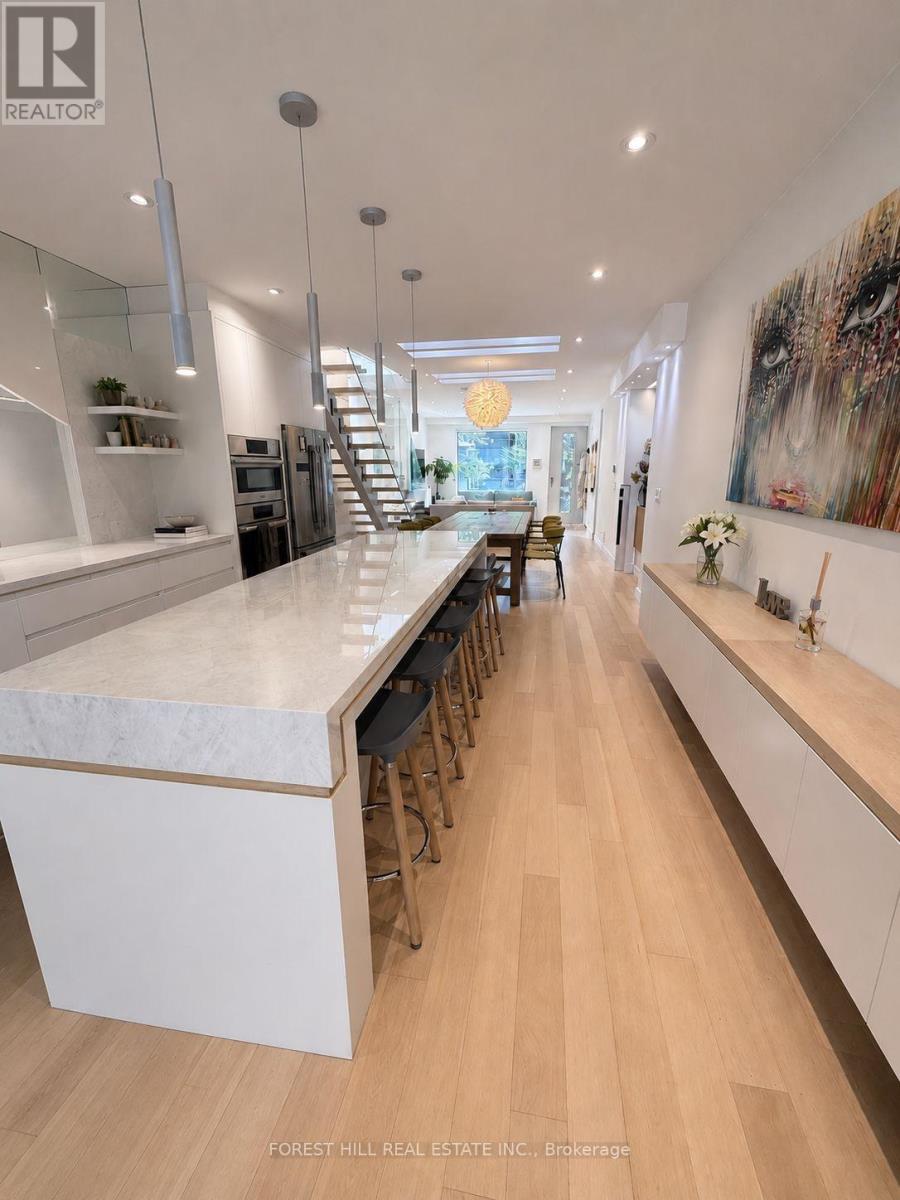 150 RUSHTON ROAD Toronto (Wychwood), ON M6G 3J1