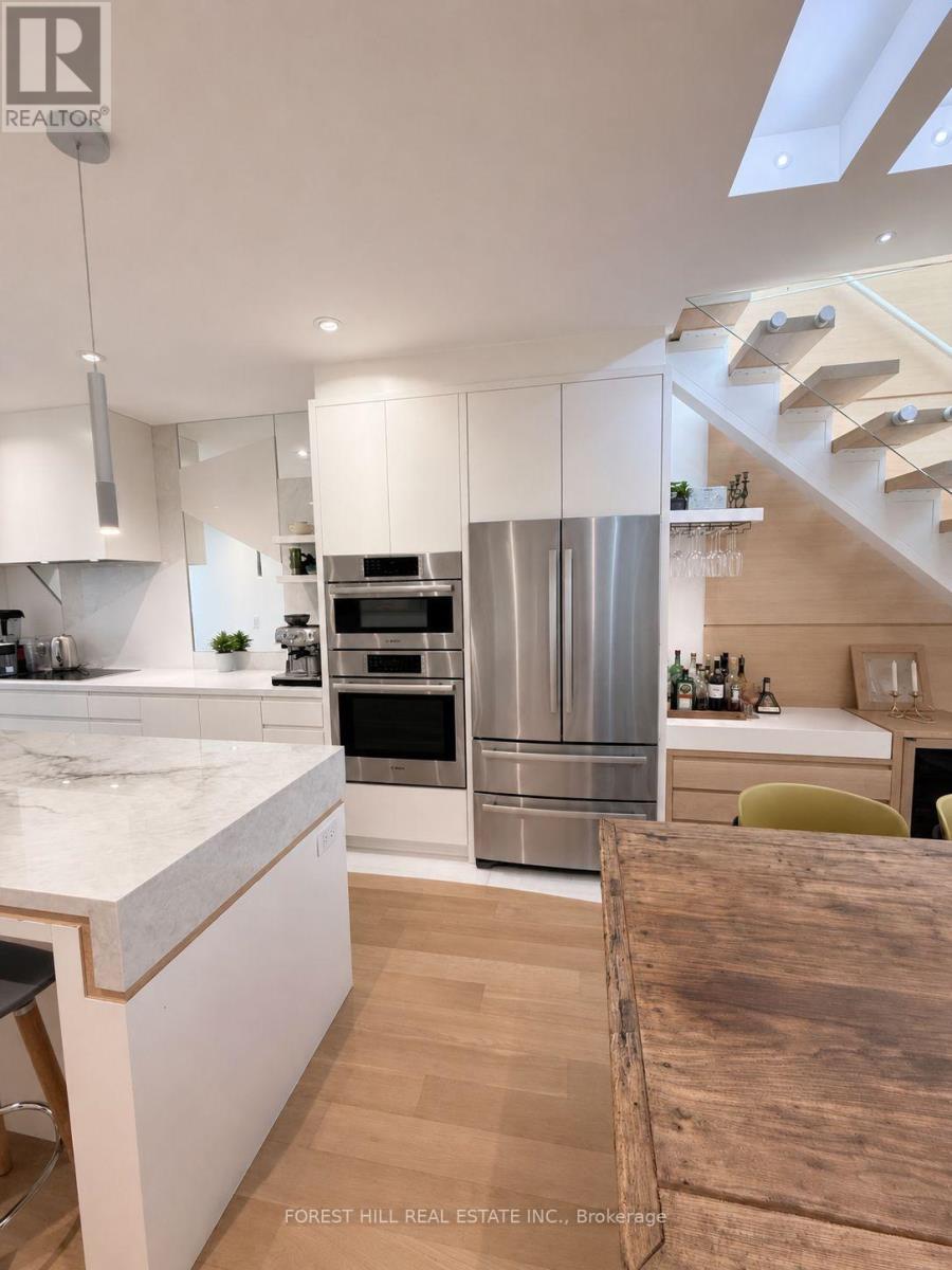 150 RUSHTON ROAD Toronto (Wychwood), ON M6G 3J1