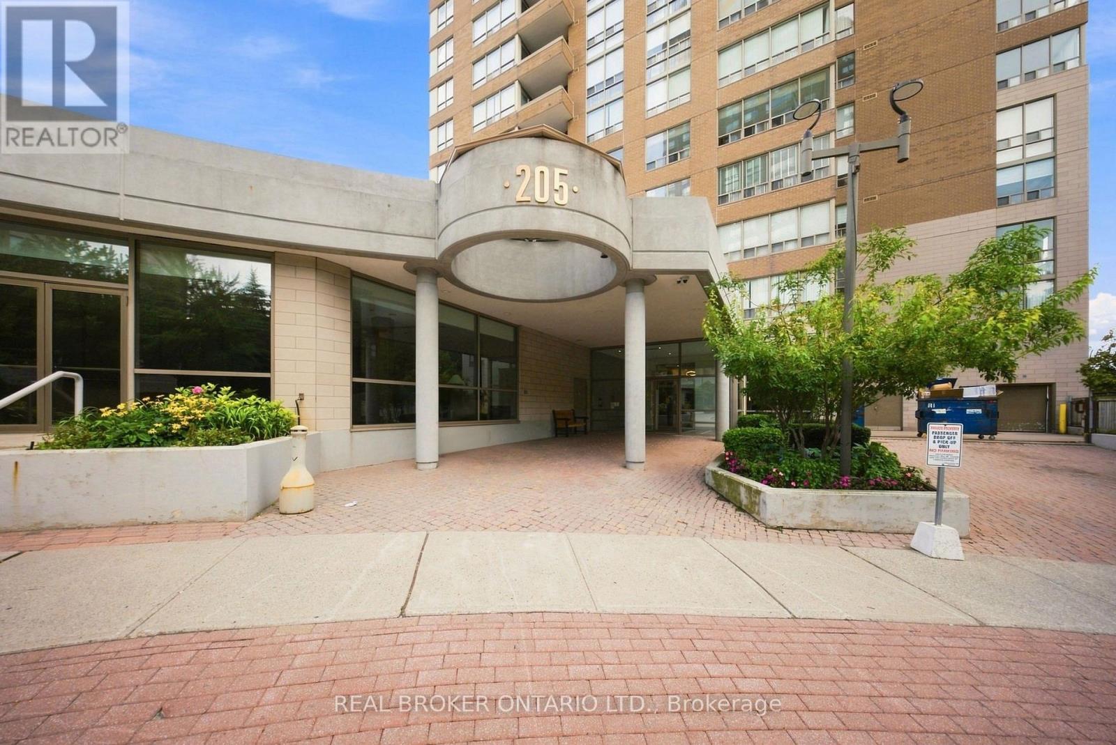 <div class="slider-price">$639,000</div><p>2207 - 205 Wynford Drive, Toronto, Ontario</p>