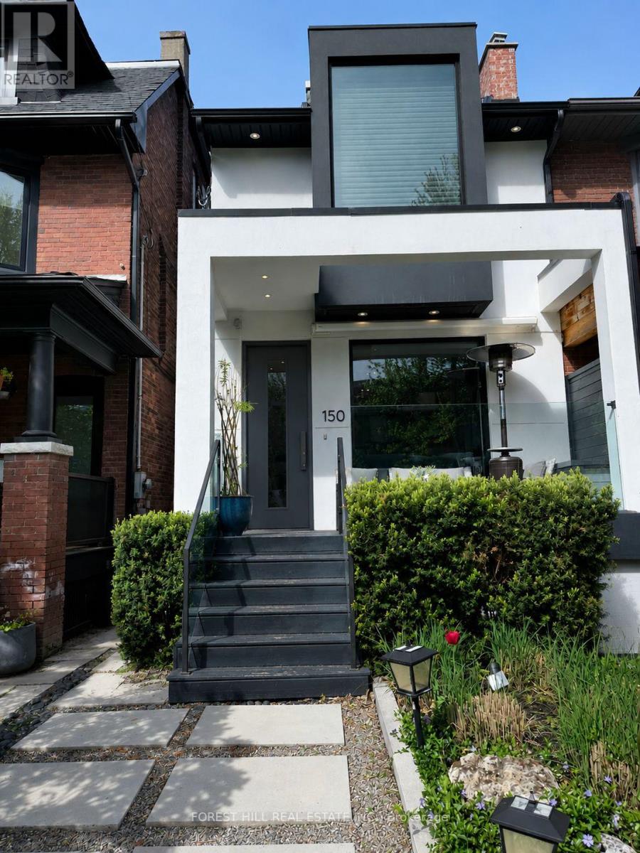 <div class="slider-price">$1,650,000</div><p>150 Rushton Road, Toronto, Ontario</p>