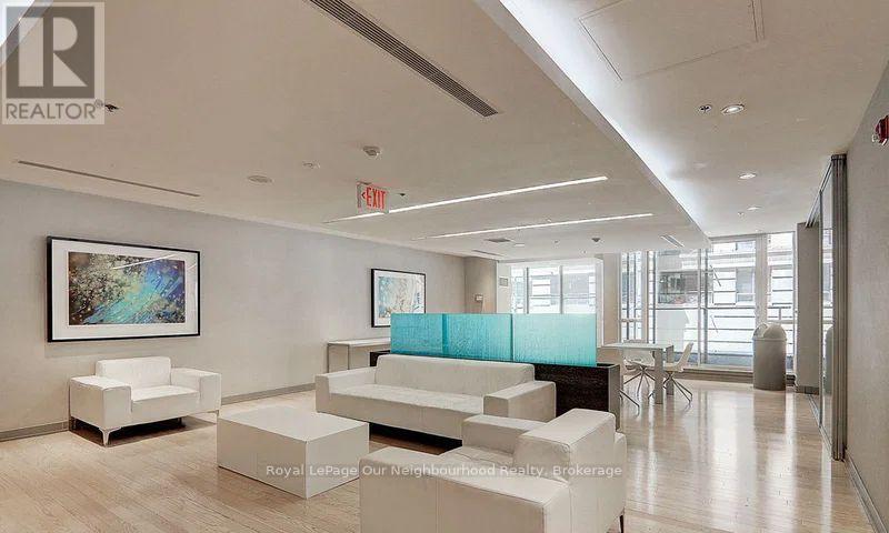 2106 - 126 Simcoe Street, Toronto, Ontario M5H 4E6 - Photo 17 - C13700474