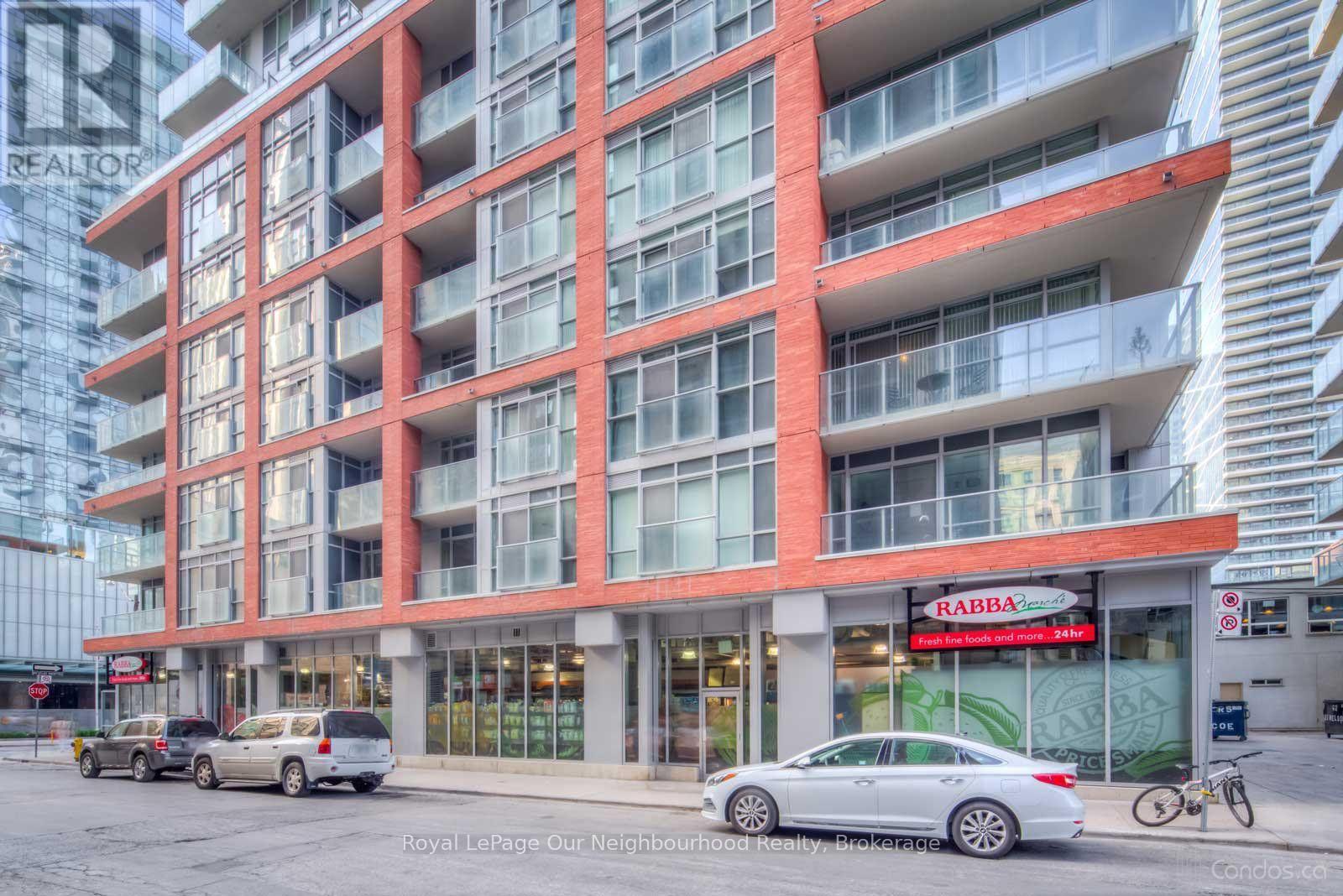 2106 - 126 Simcoe Street, Toronto, Ontario M5H 4E6 - Photo 3 - C13700474