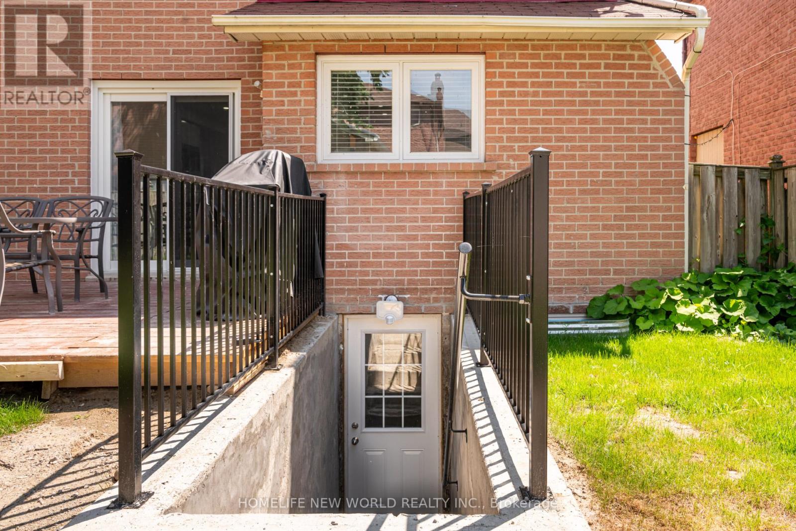 89 Chatfield Drive, Ajax, Ontario L1T 2J4 - Photo 28 - E13700290